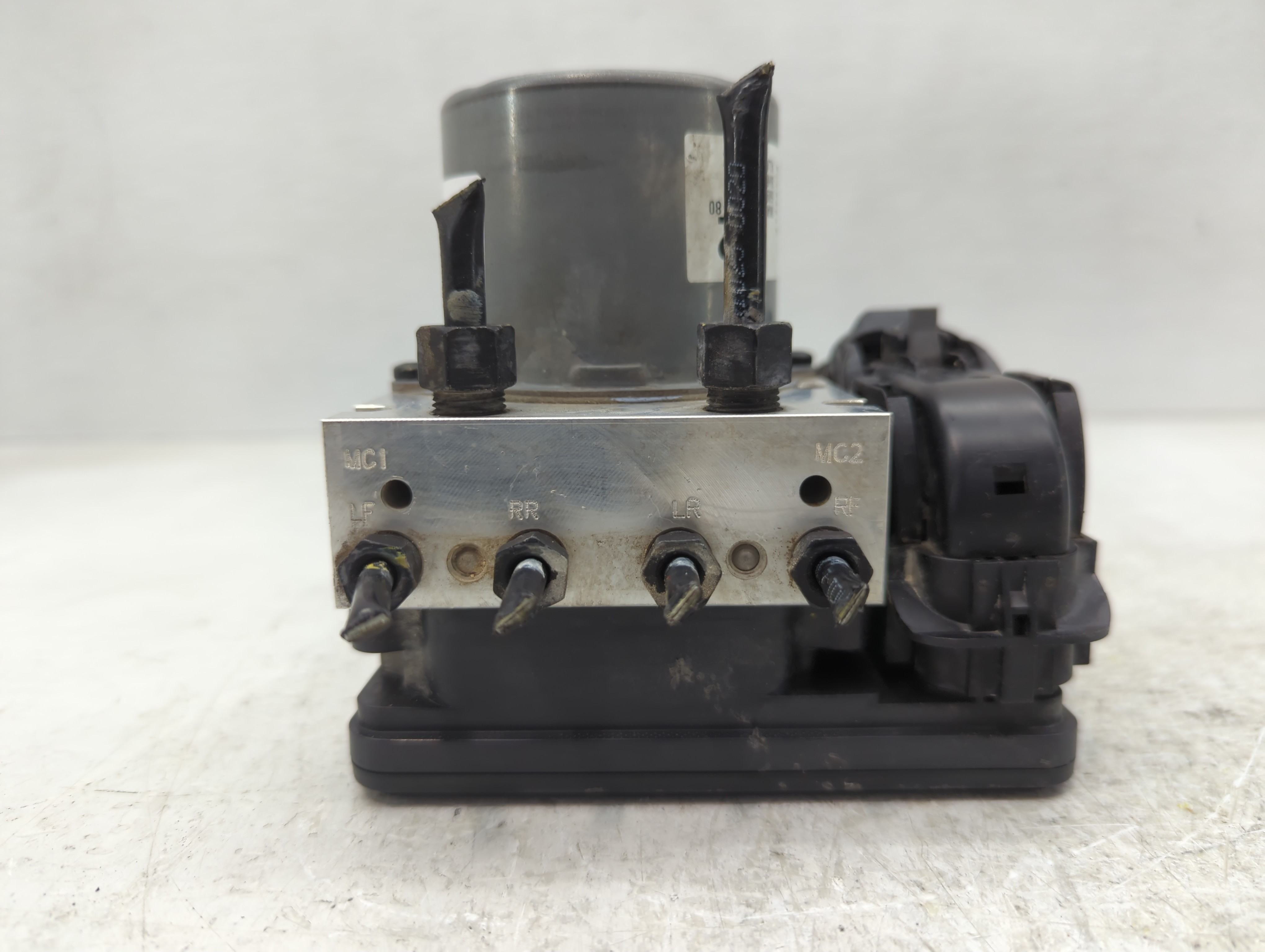 2016-2018 Hyundai Tucson Abs Pump Control Module 1101348 - Oemusedautoparts1.com