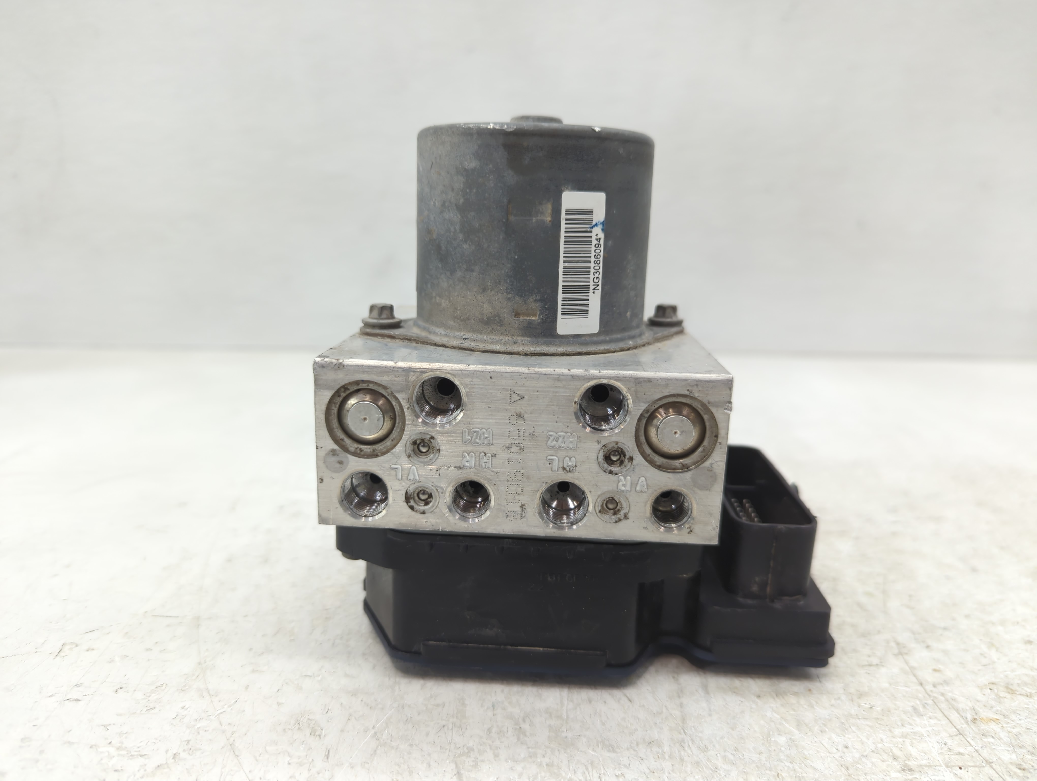 2015-2018 Volkswagen Tiguan Abs Pump Control Module 1101351 - Oemusedautoparts1.com