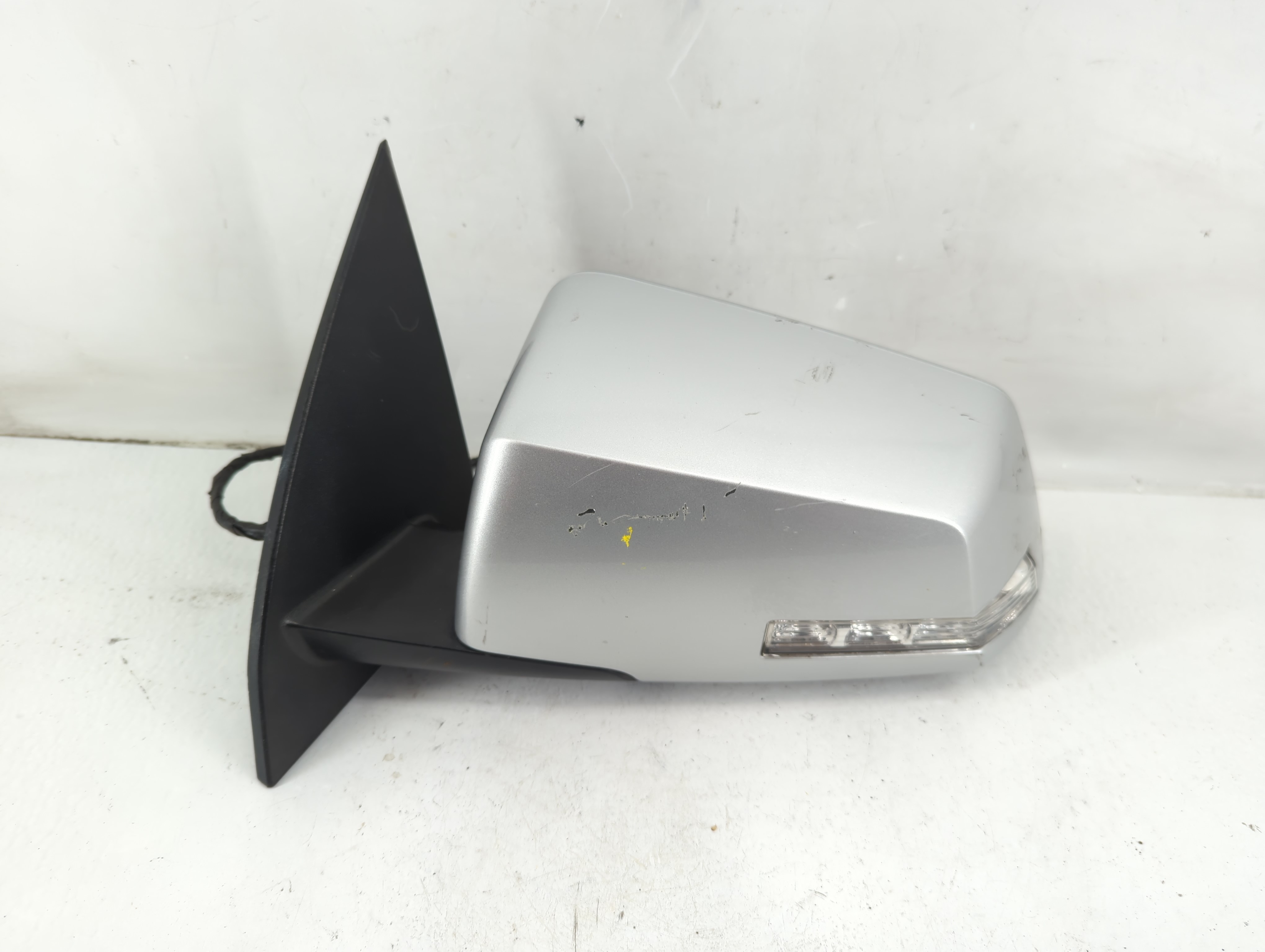 2009 Saturn Outlook Driver Left Side View Power Door Mirror Silver 1101362 - Oemusedautoparts1.com