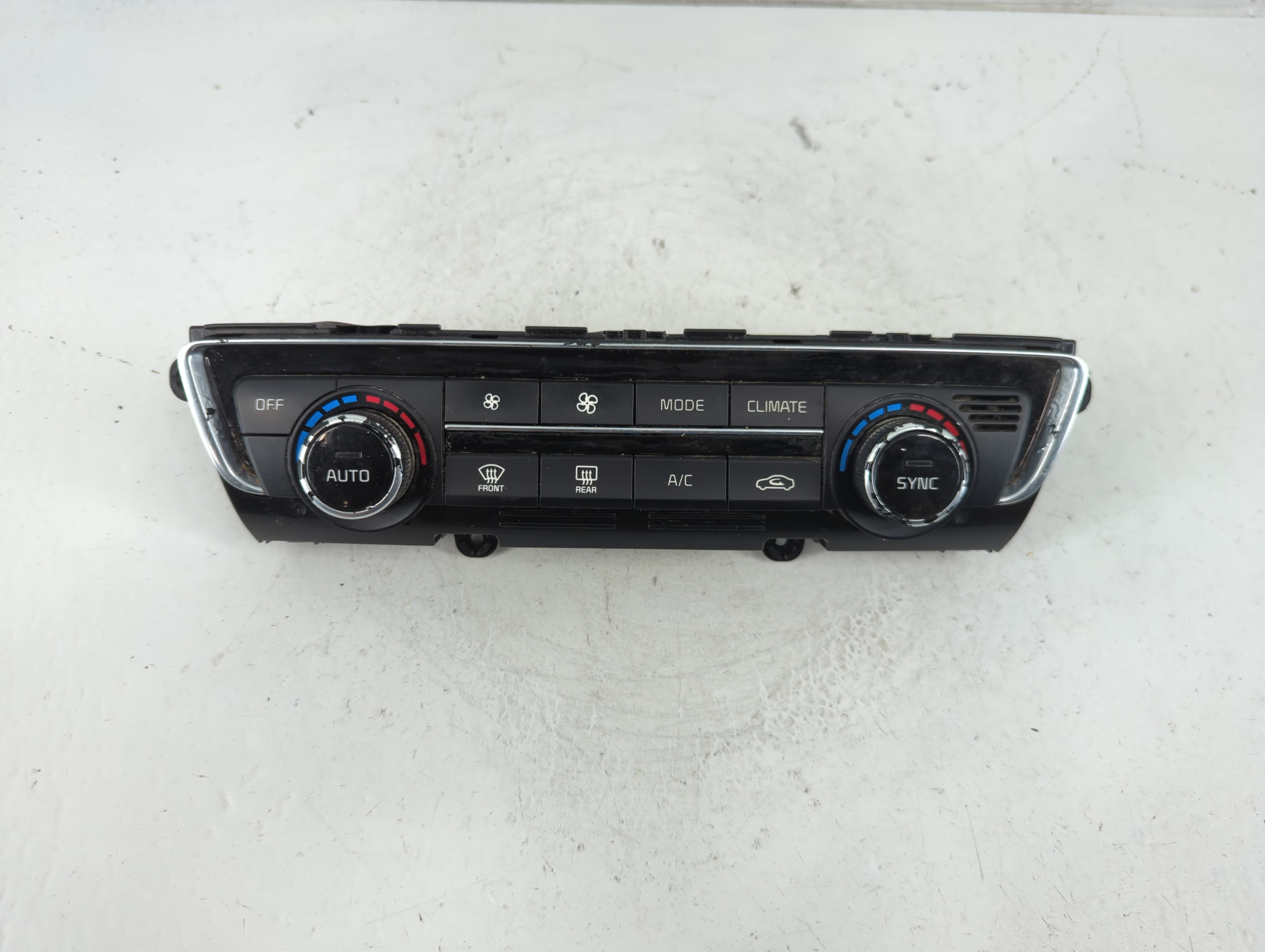 2016-2018 Kia Optima Ac Heater Climate Control 97250-d5701 1101402 - Oemusedautoparts1.com