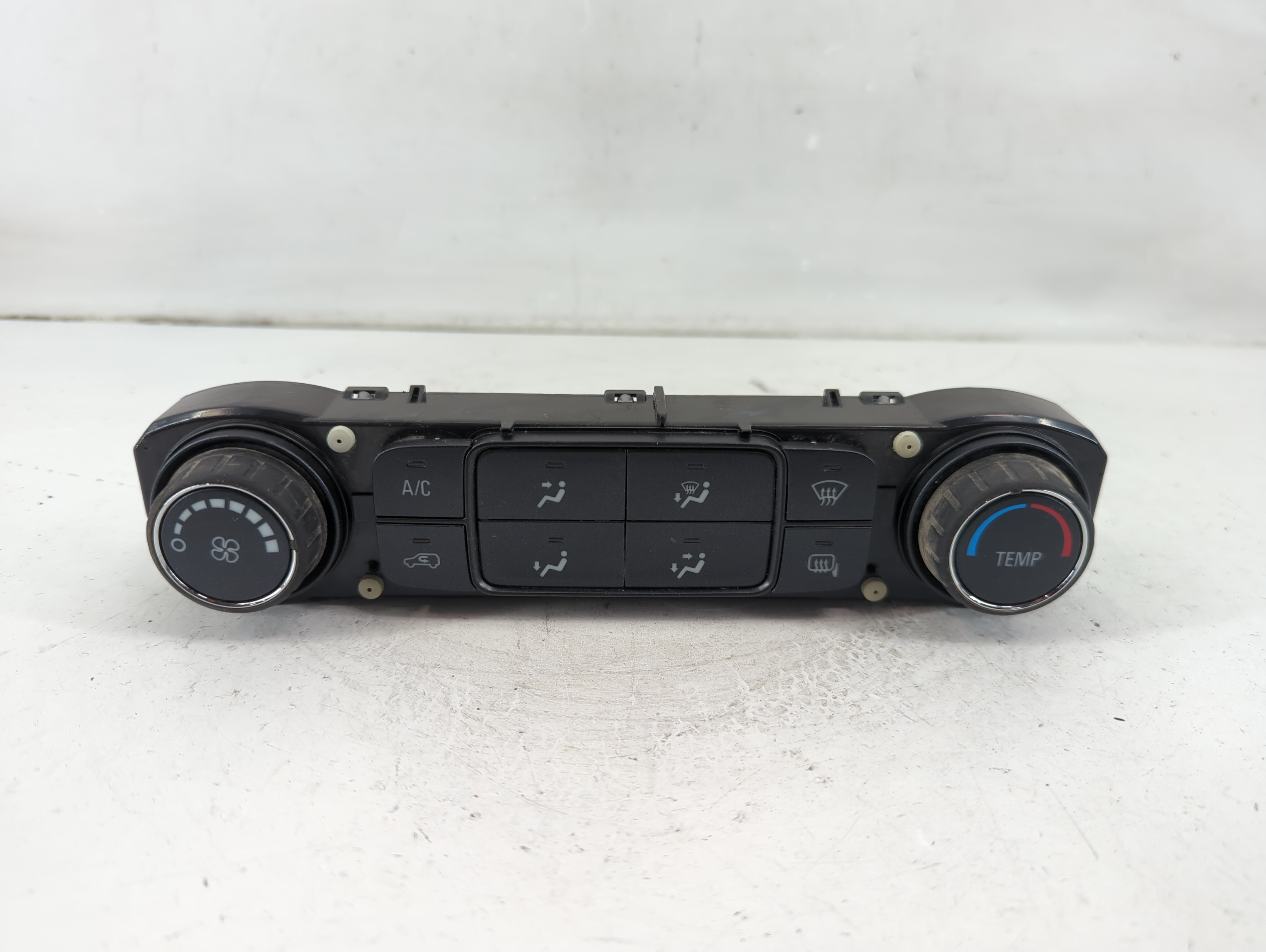 2014-2019 Chevrolet Silverado 1500 Ac Heater Climate Control 84199205 1101404 - Oemusedautoparts1.com
