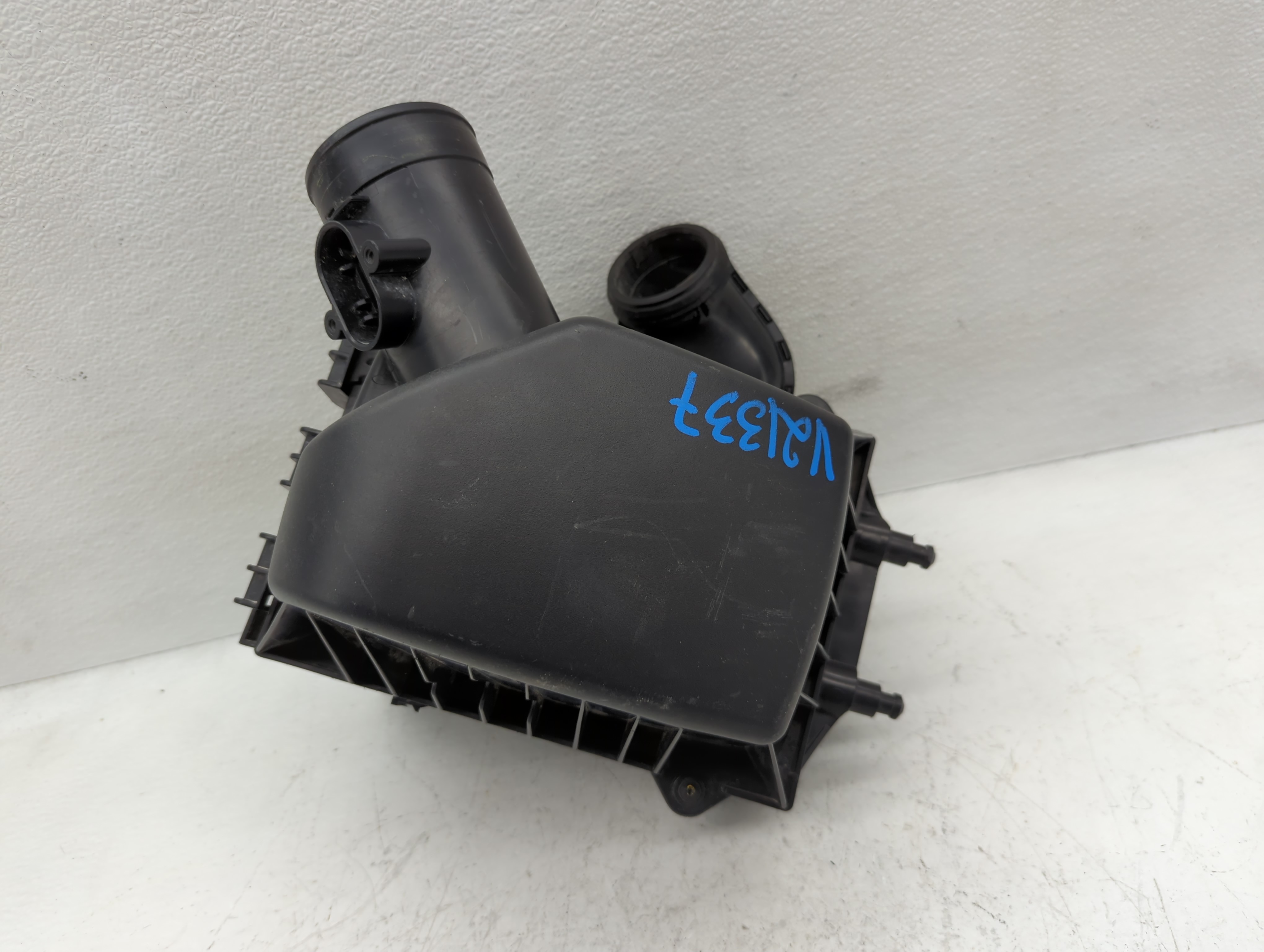 Picture of 2013-2021 Buick Encore Air Cleaner Intake-duct Hose Tube 1101407