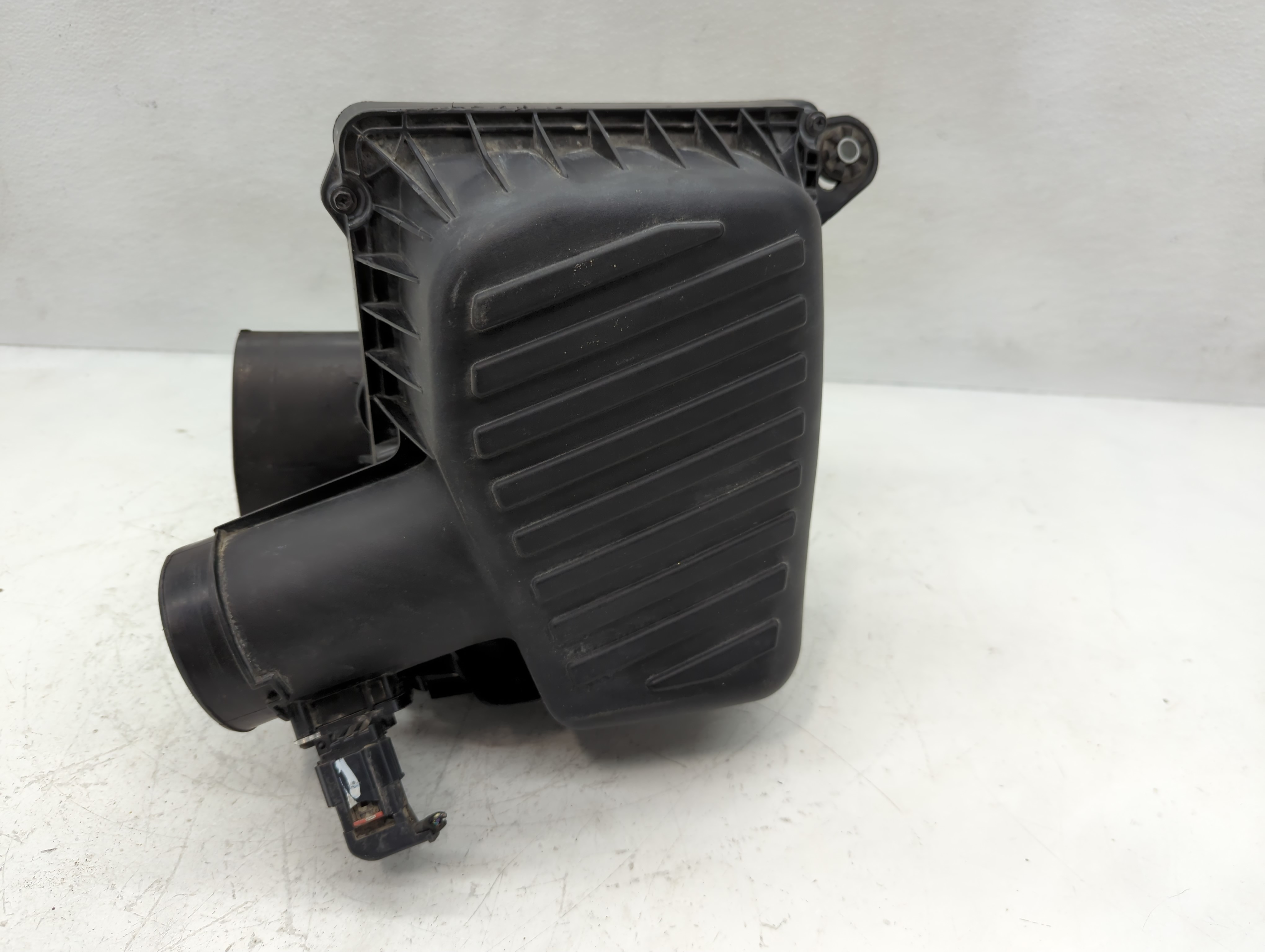 Picture of 2018-2022 Chevrolet Equinox Air Cleaner Intake-duct Hose Tube 1101450