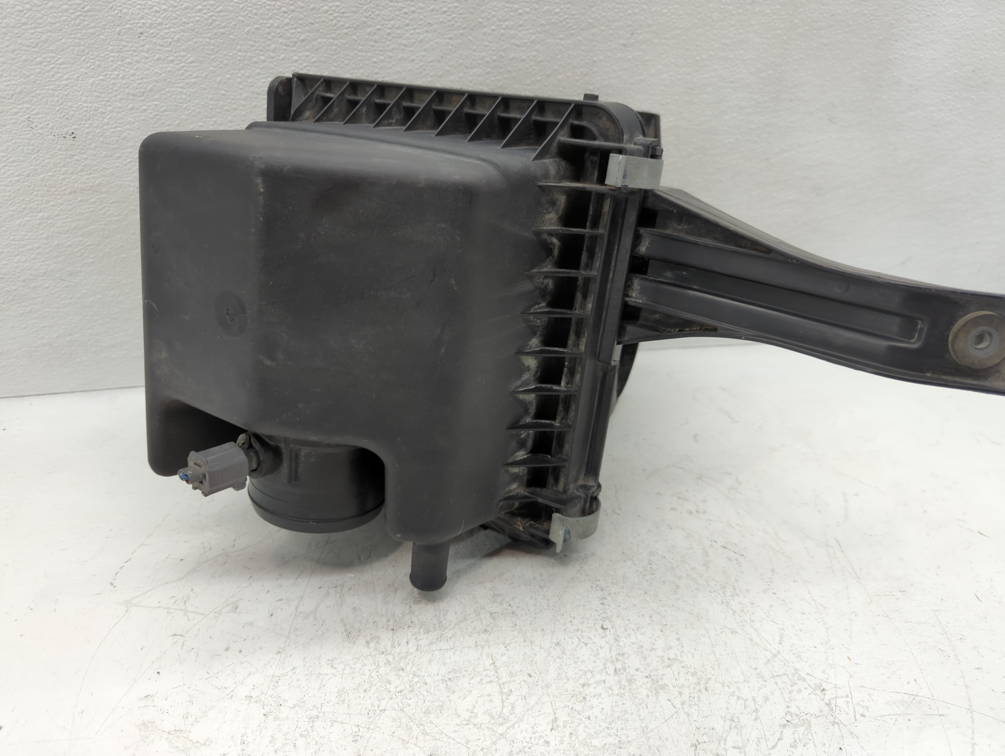 Picture of 2009-2020 Dodge Journey Air Cleaner Intake-duct Hose Tube 1101508