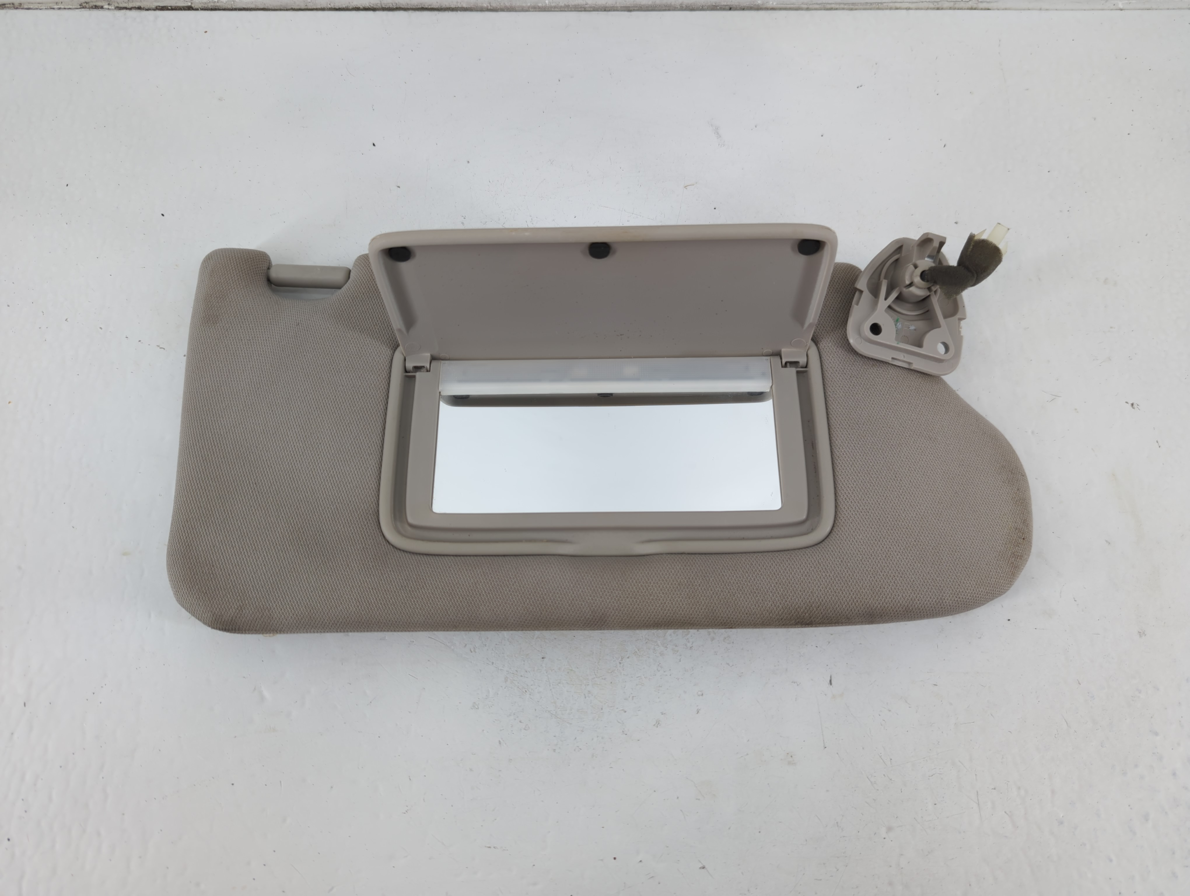 Picture of 2013-2018 Nissan Altima Passenger Sun Visor Mirror Right Sunvisor Grey 1101705