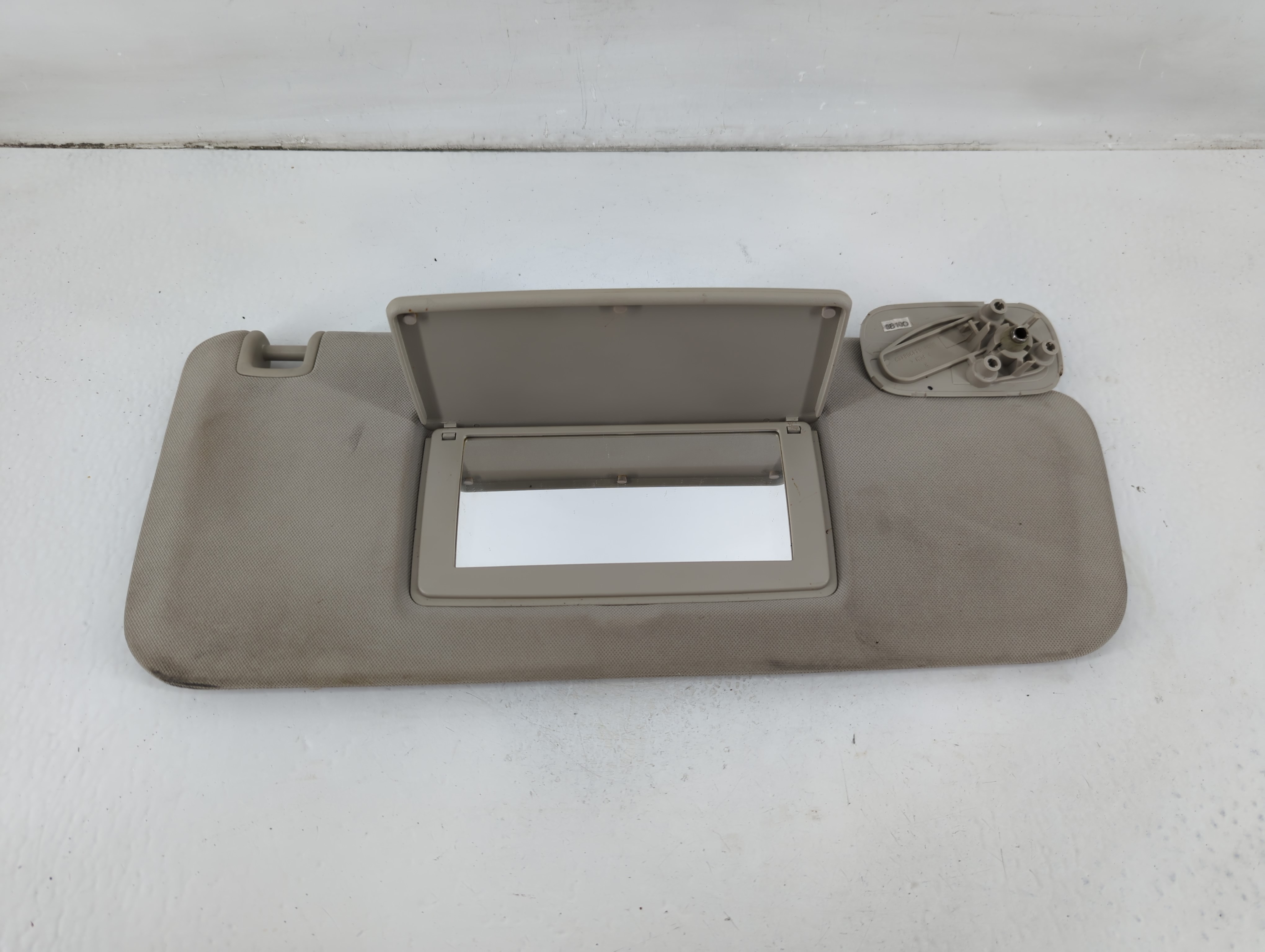 Picture of 2007 Chevrolet Silverado 1500 Passenger Sun Visor Mirror Right Sunvisor 1101706