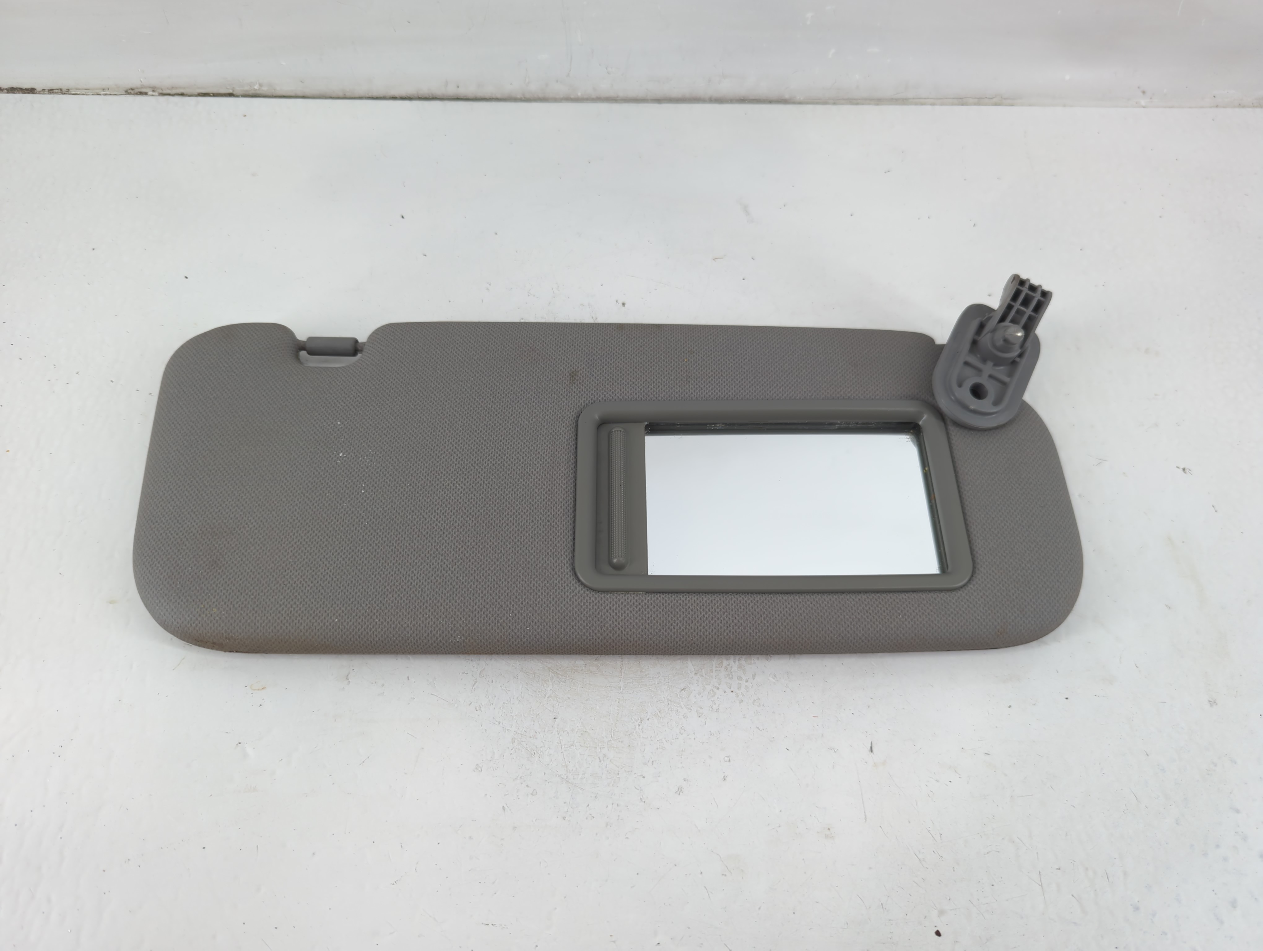 Picture of 2014-2017 Hyundai Accent Passenger Sun Visor Mirror Right Sunvisor Grey 1101708
