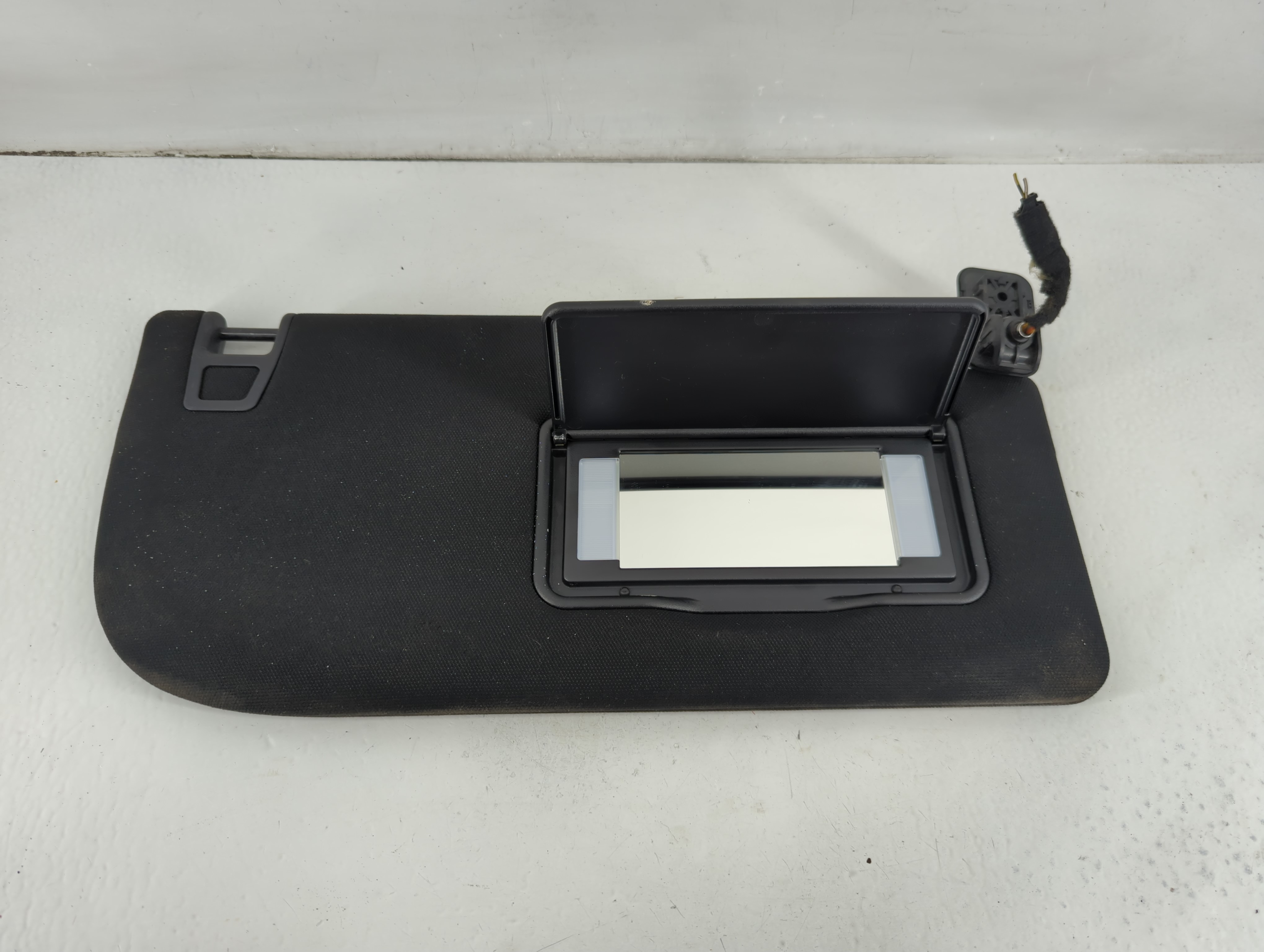 Picture of 2018-2021 Ford Expedition Driver Sun Visor Mirror Left Sunvisor Black 1101710