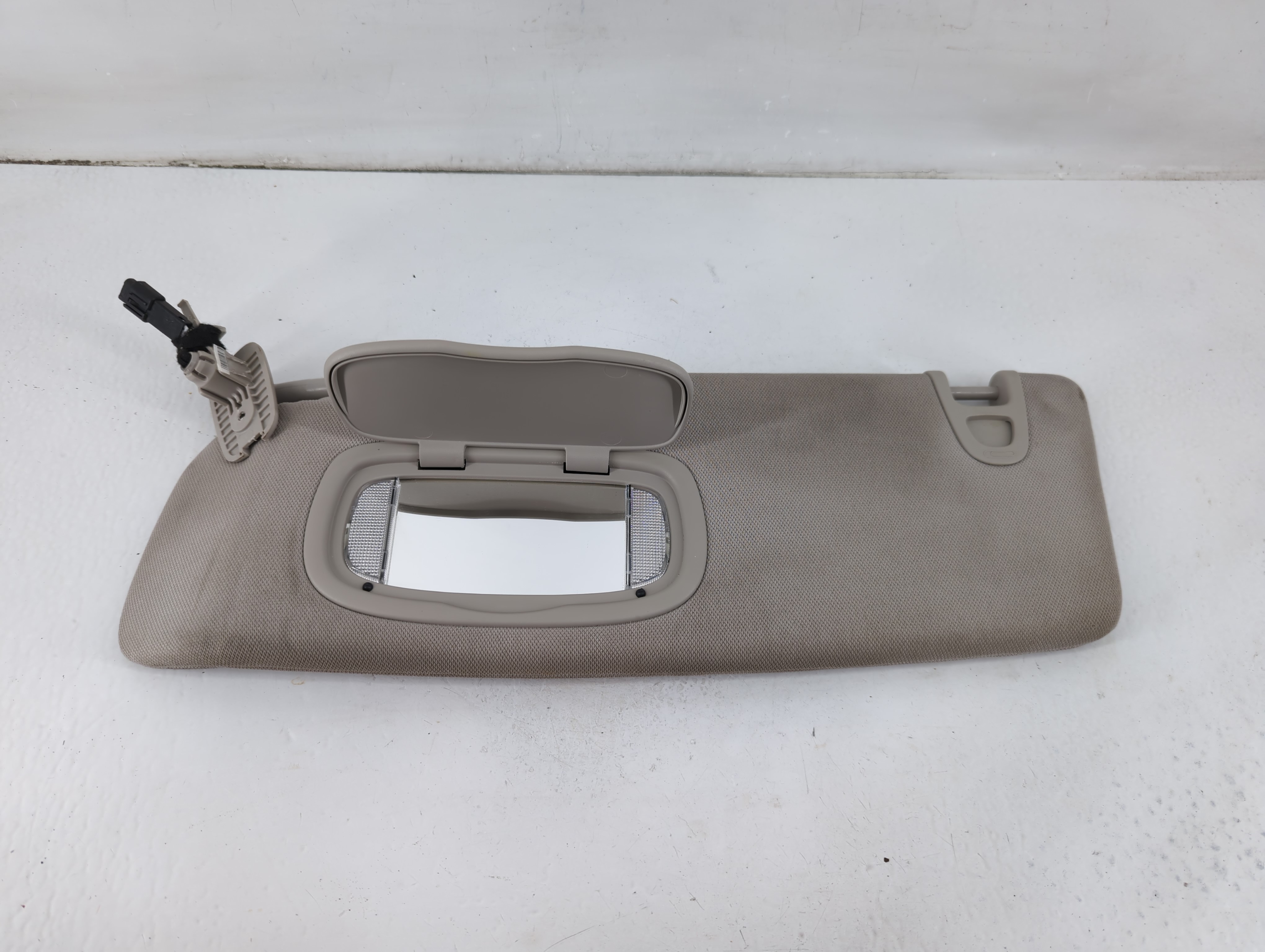 Picture of 2021-2022 Chrysler Pacifica Driver Sun Visor Mirror Left Sunvisor Grey 1101712