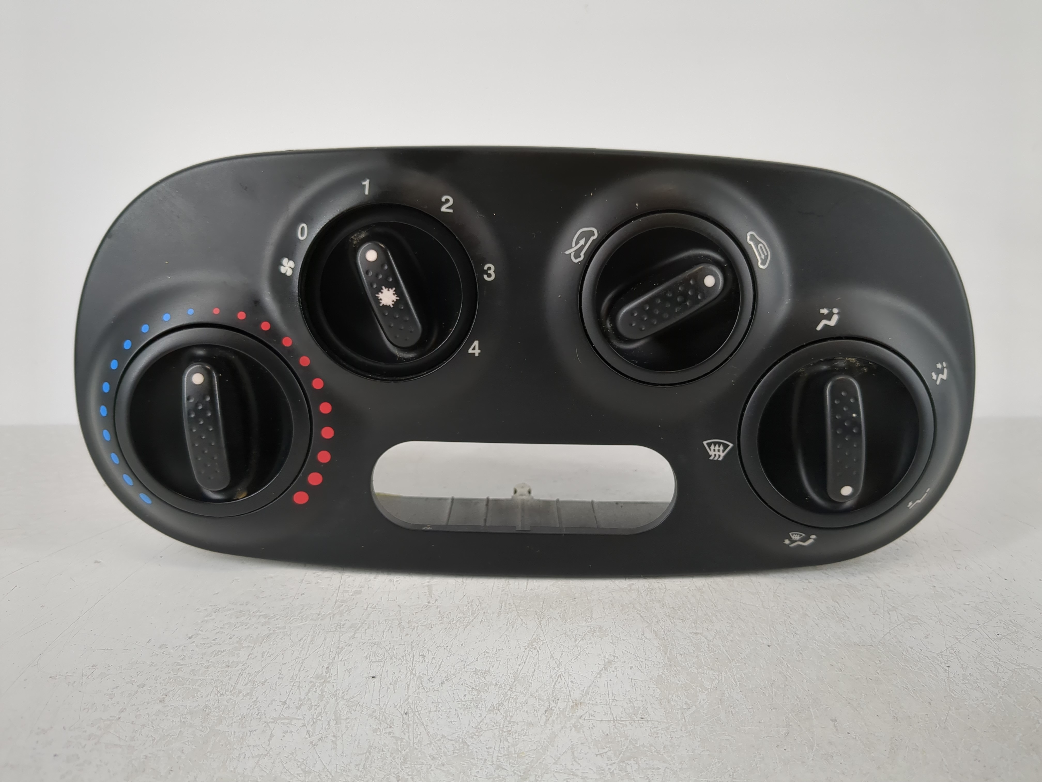 2012-2017 Fiat 500 Ac Heater Climate Control 1101749 - Oemusedautoparts1.com