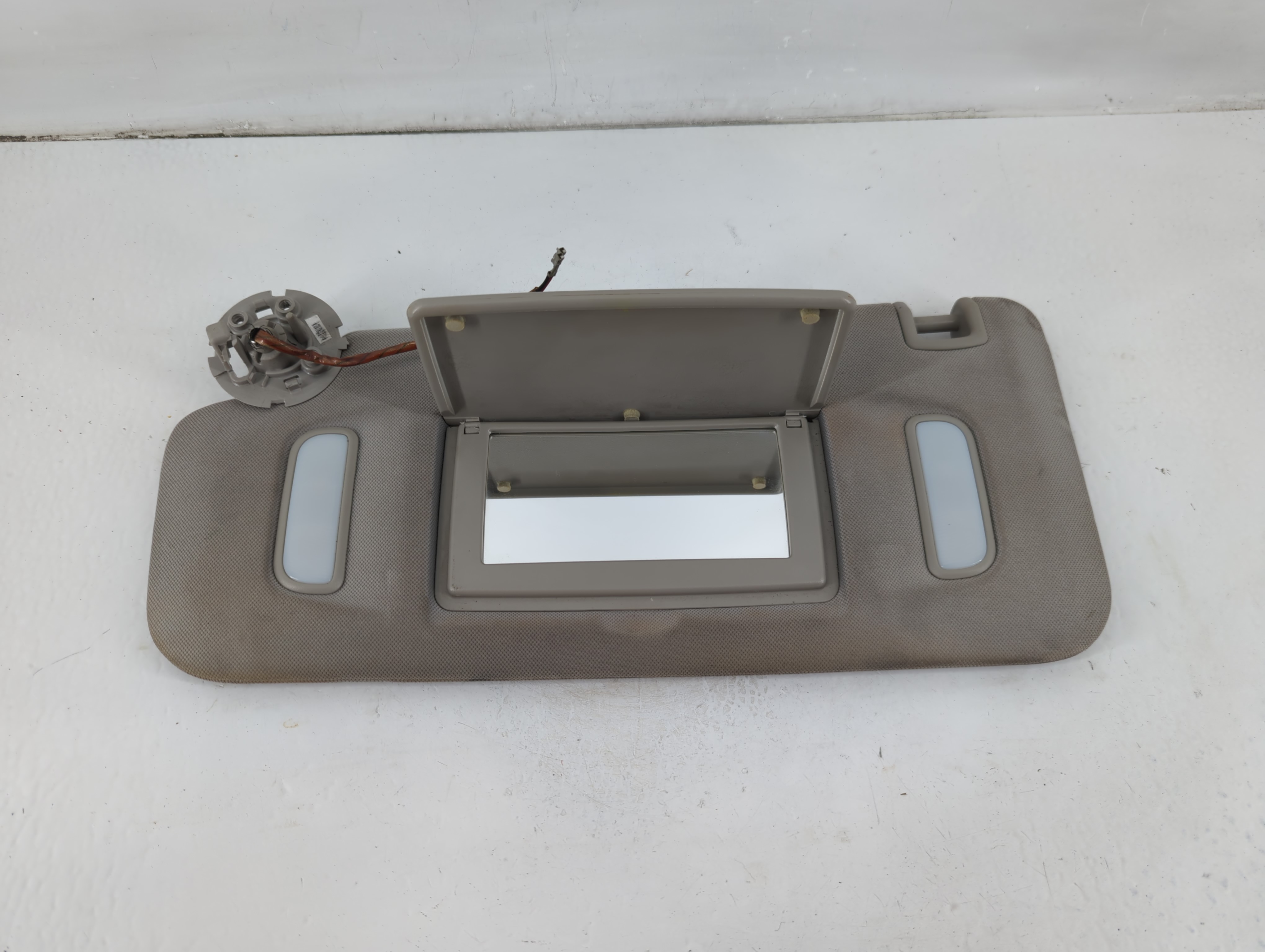 Picture of 2007-2017 Gmc Acadia Driver Sun Visor Mirror Left Sunvisor Grey 1101795