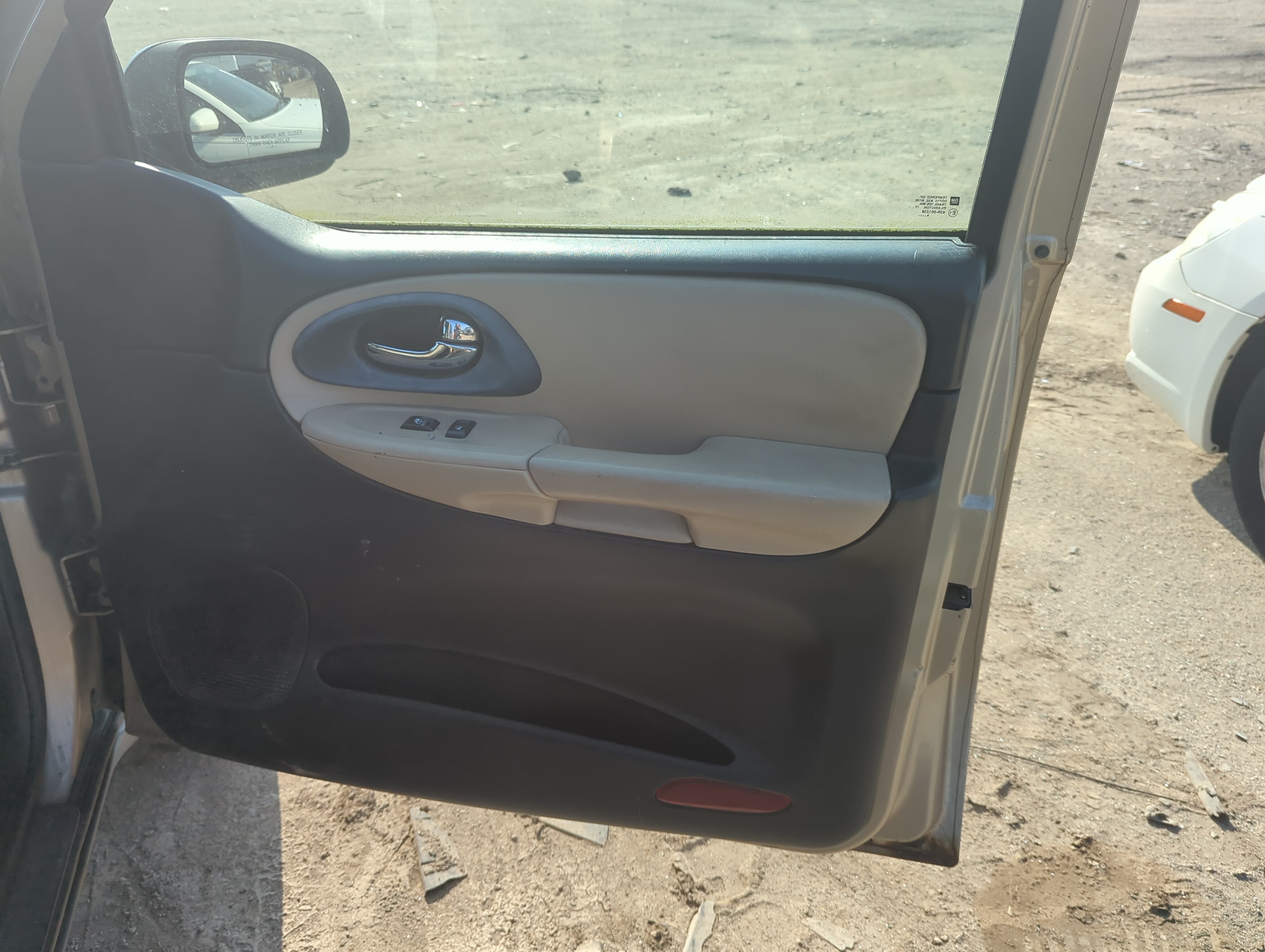 Picture of Door Panels 2005 CHEVROLET TRAILBLAZER