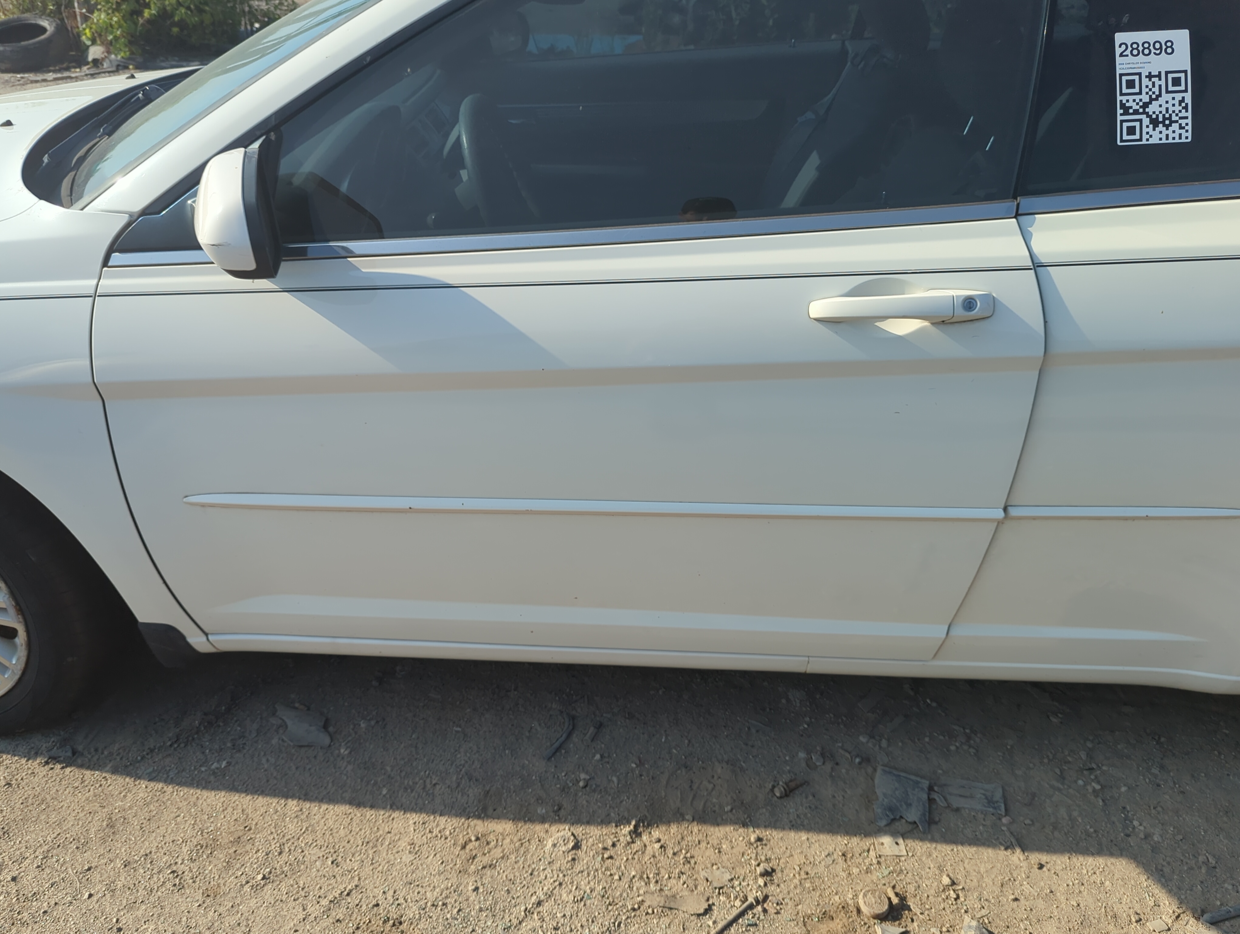 Picture of 2008-2010 Chrysler Sebring Driver Front Door Oem 1102021