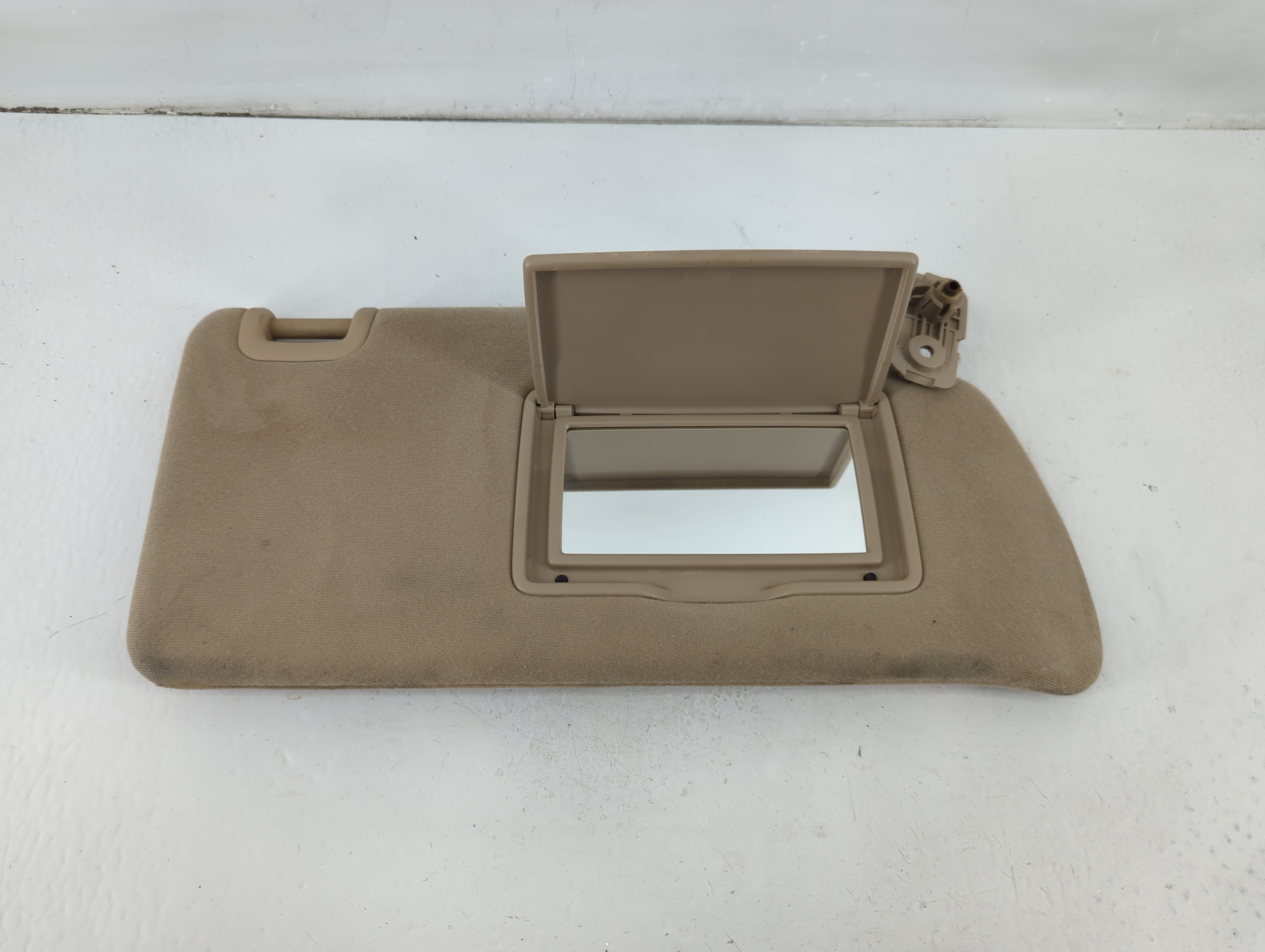 Picture of 2013-2021 Nissan Frontier Passenger Sun Visor Mirror Right Sunvisor 1102355