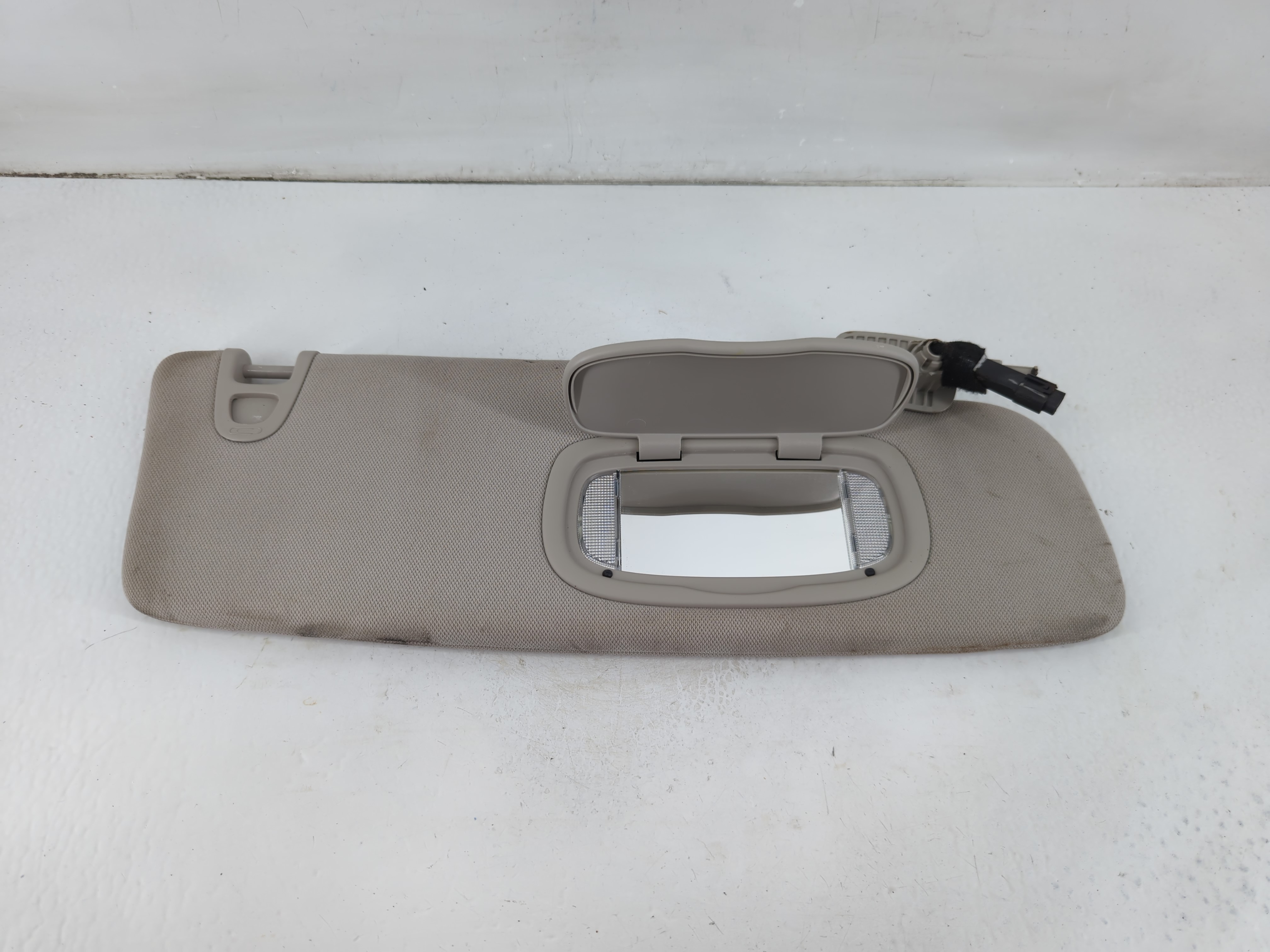 Picture of 2021-2022 Chrysler Pacifica Passenger Sun Visor Mirror Right Sunvisor 1102357
