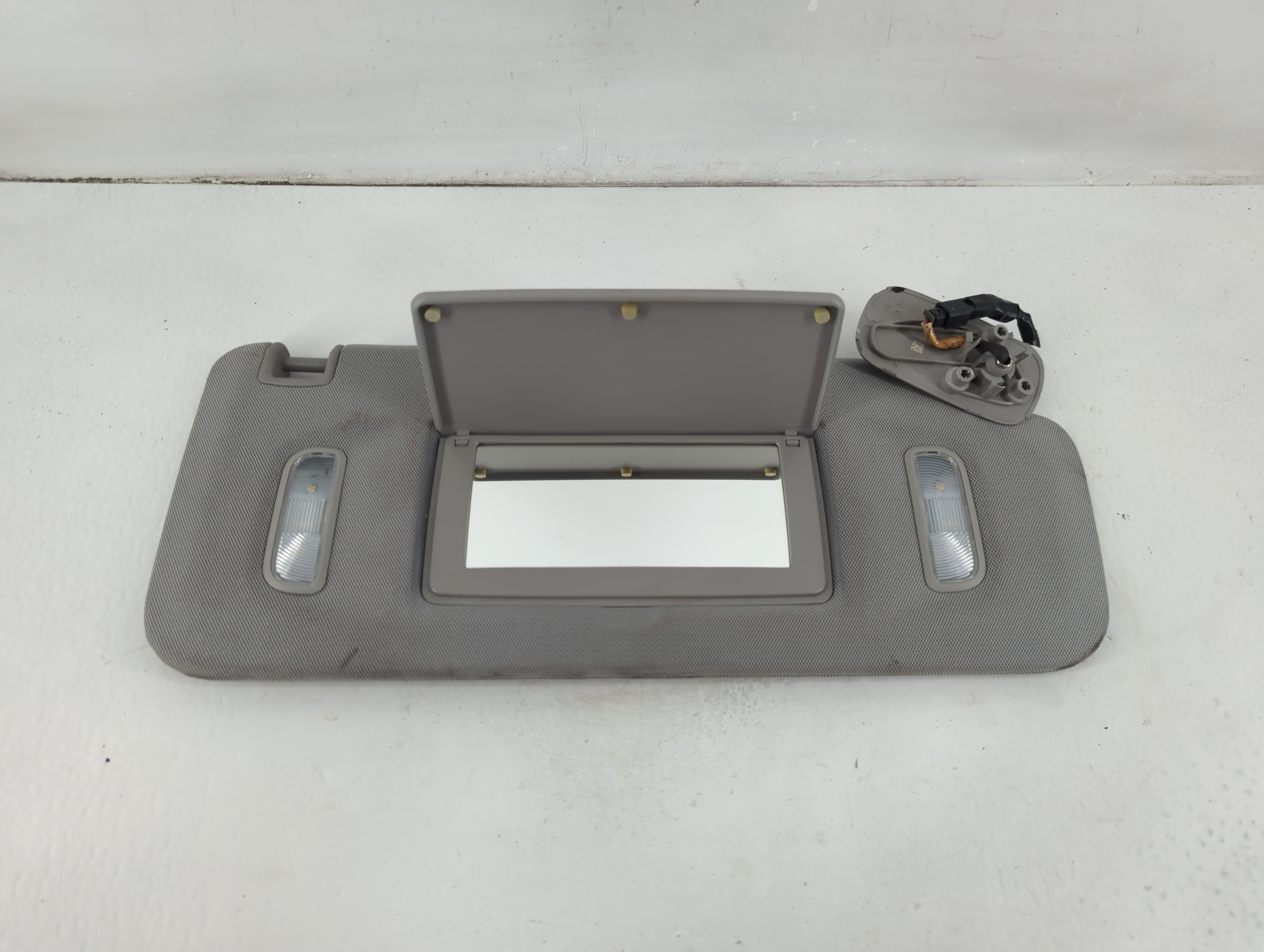 Picture of 2014 Chevrolet Silverado 1500 Passenger Sun Visor Mirror Right Sunvisor 1102387