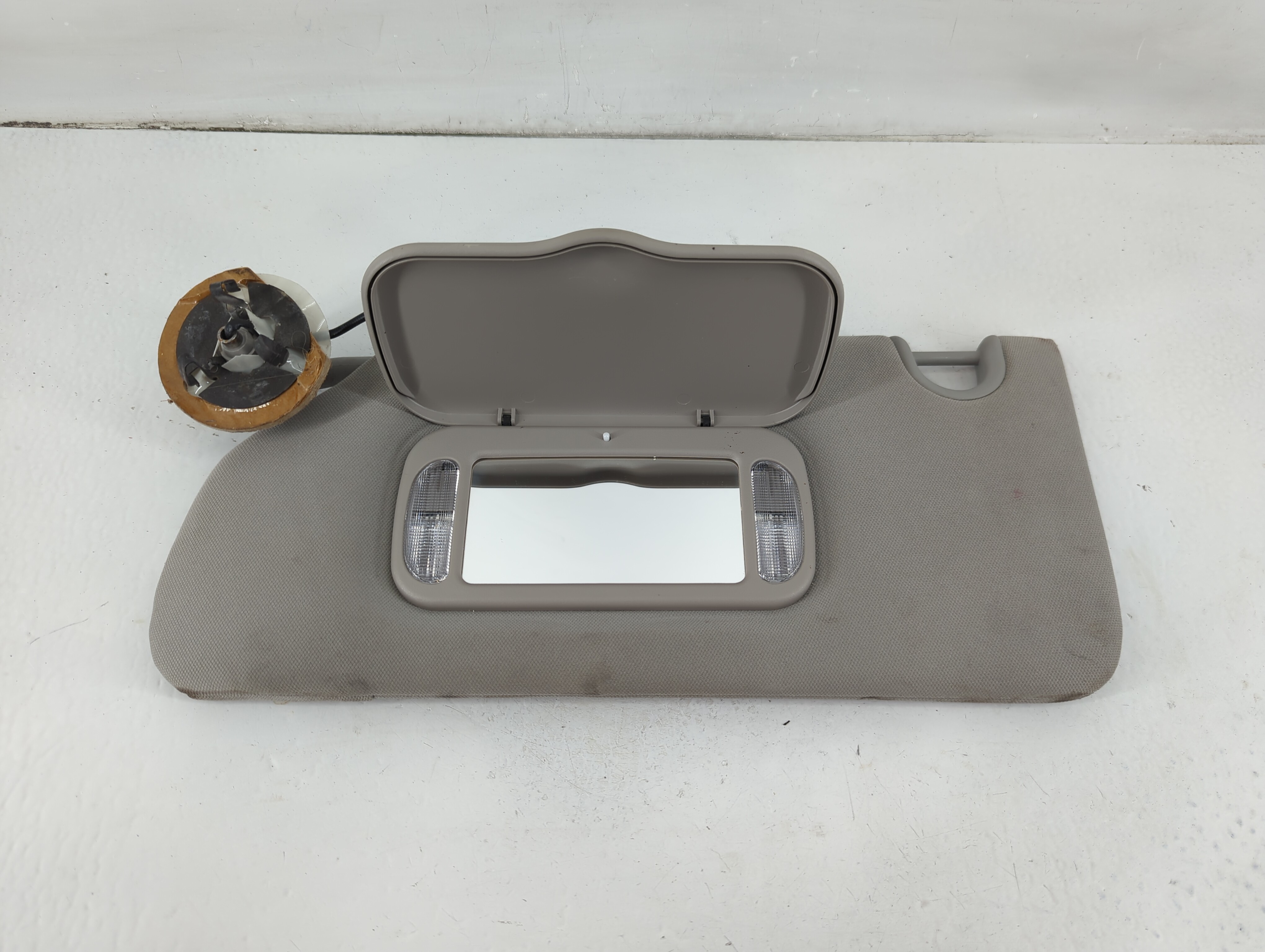 Picture of 2008-2011 Cadillac Dts Driver Sun Visor Mirror Left Sunvisor Grey 1102391