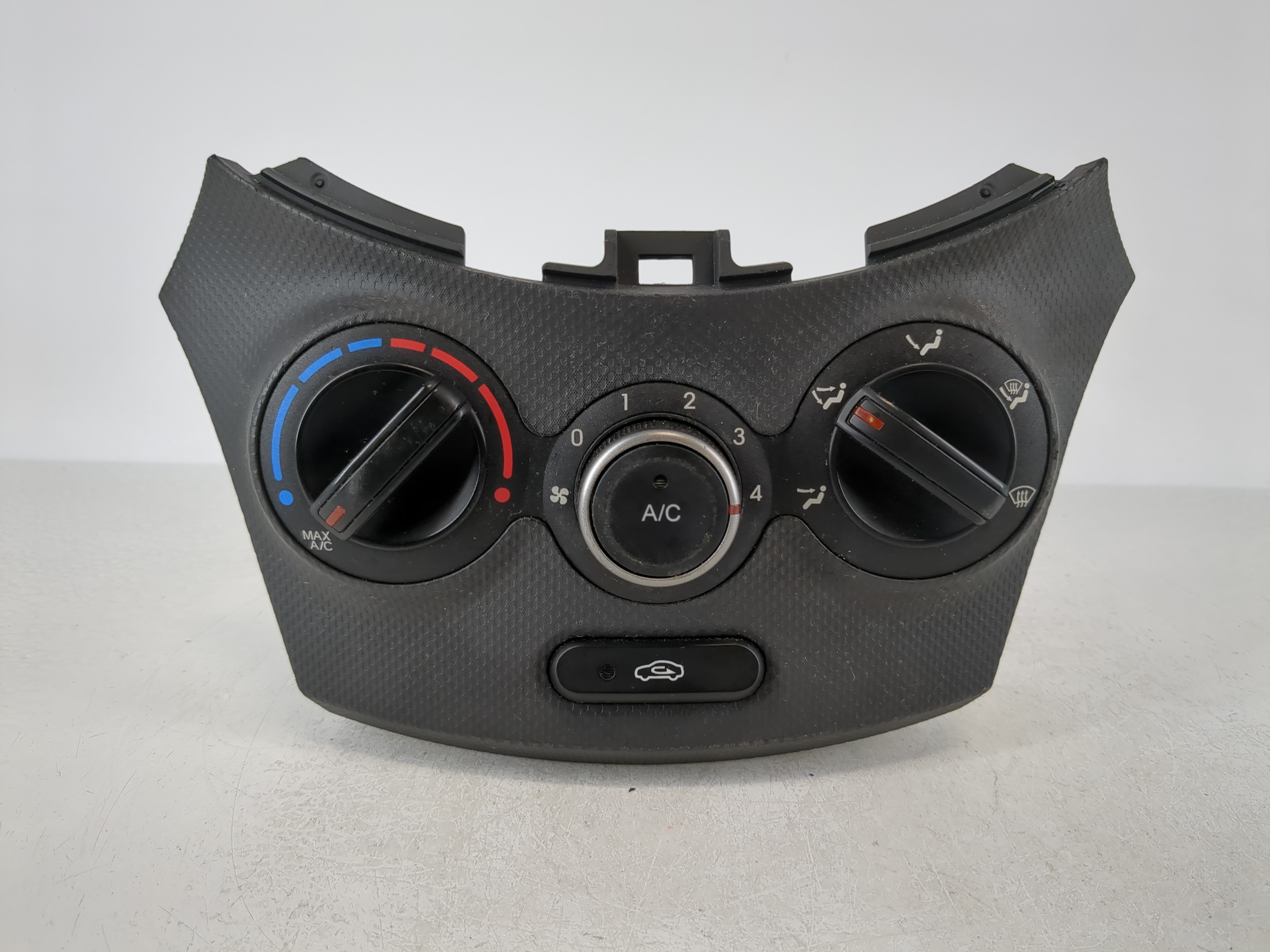 2015-2017 Hyundai Accent Ac Heater Climate Control 97250-1rbl1 1102423 - Oemusedautoparts1.com