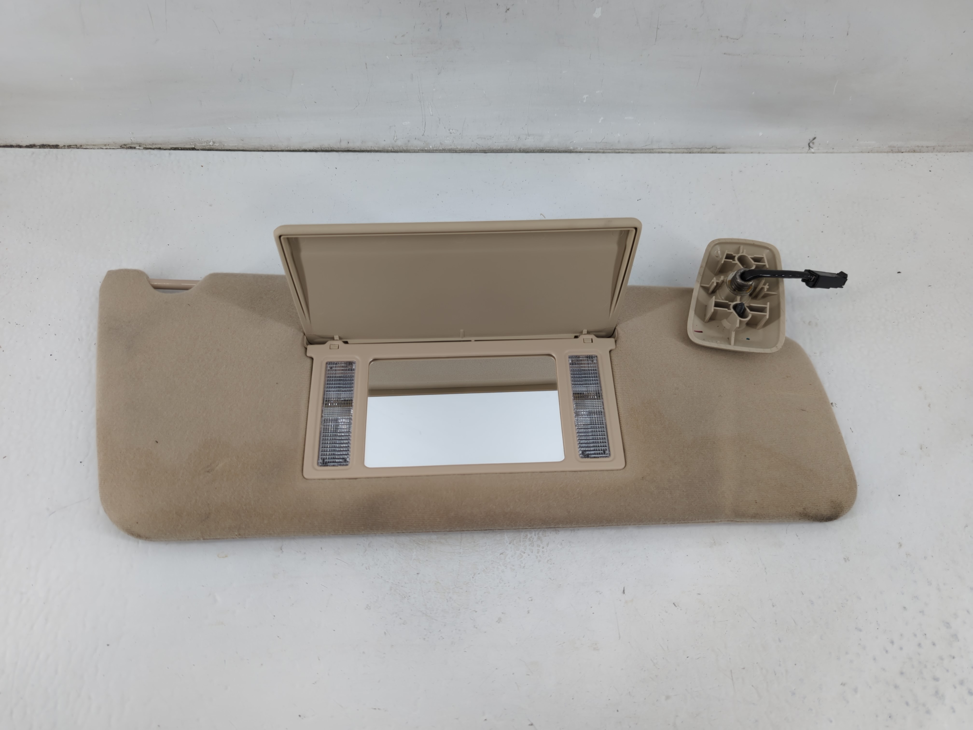 Picture of 2004-2008 Ford F-150 Passenger Sun Visor Mirror Right Sunvisor Tan 1102435
