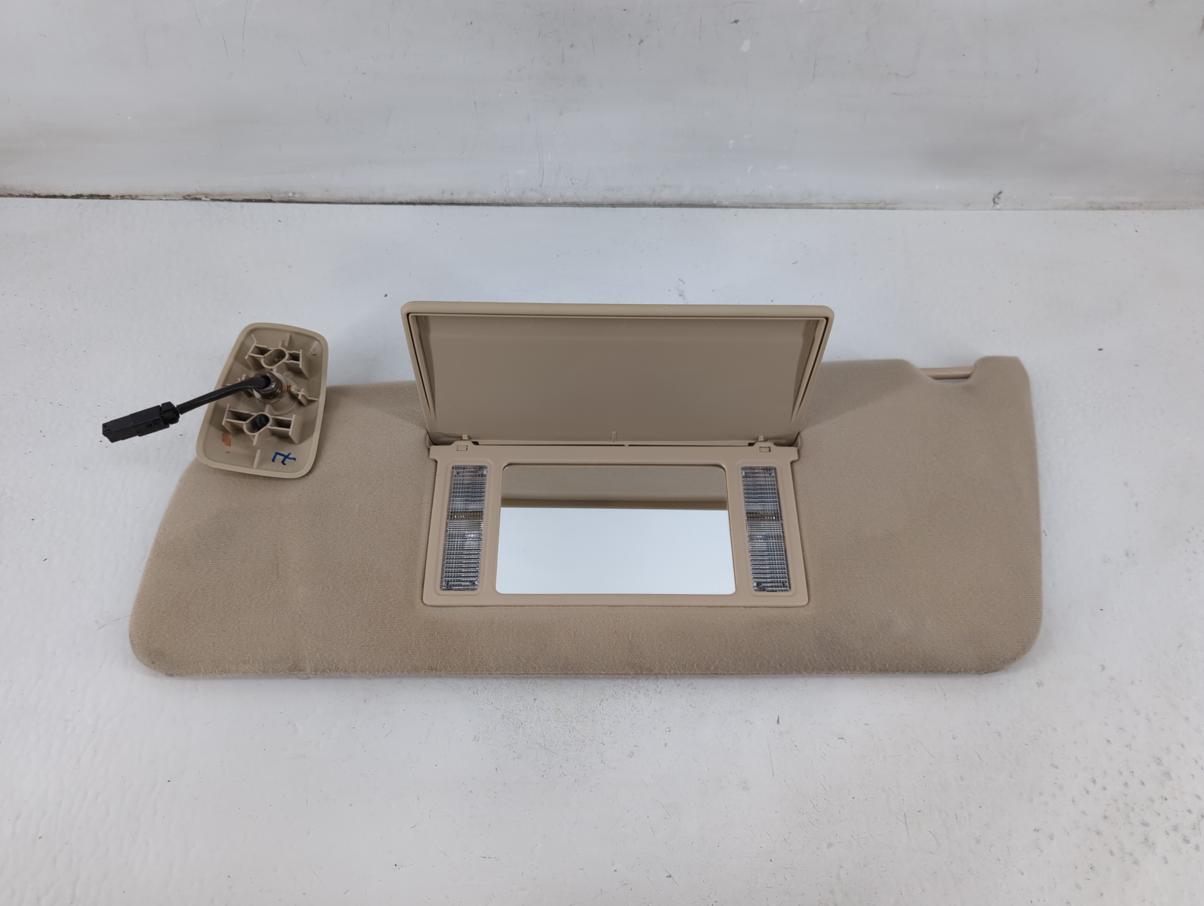 Picture of 2004-2008 Ford F-150 Driver Sun Visor Mirror Left Sunvisor Tan 1102436