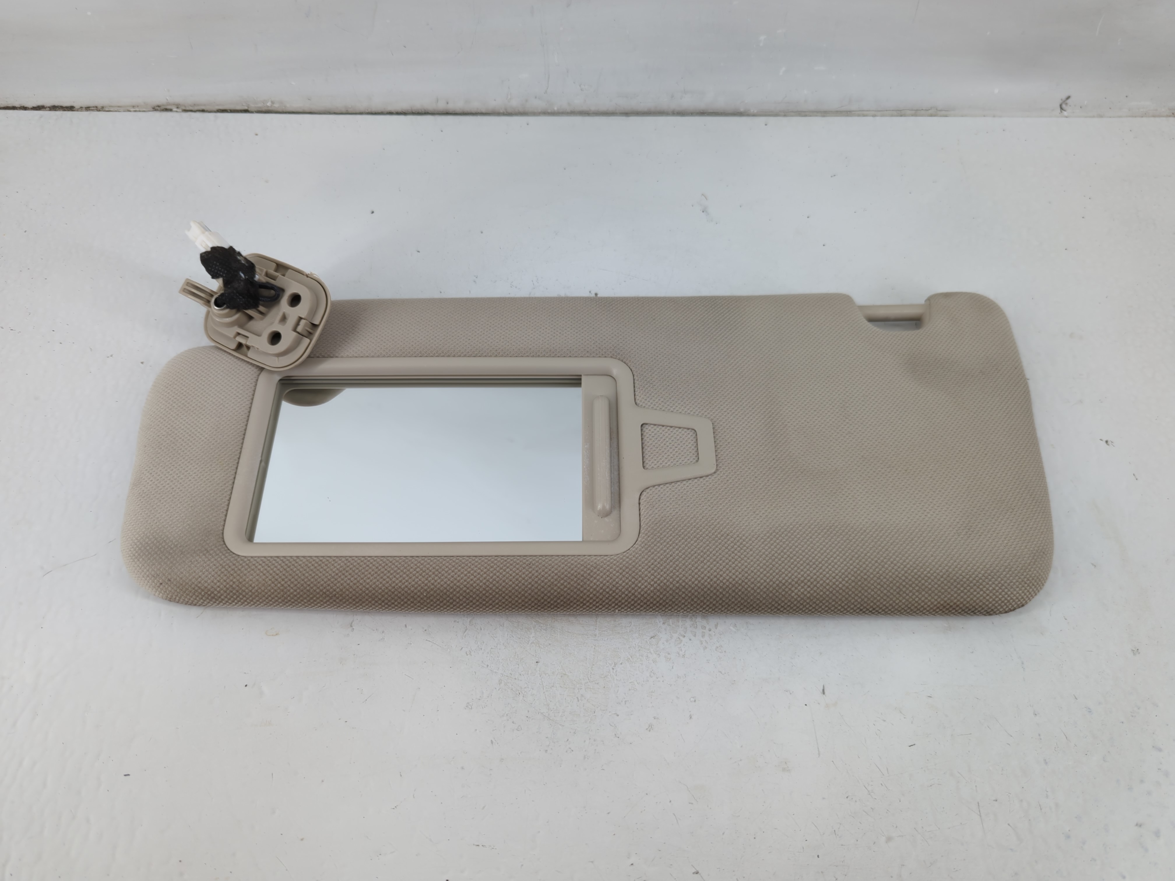 Picture of Genesis G70 Driver Sun Visor Mirror Left Sunvisor Light Tan 1102440