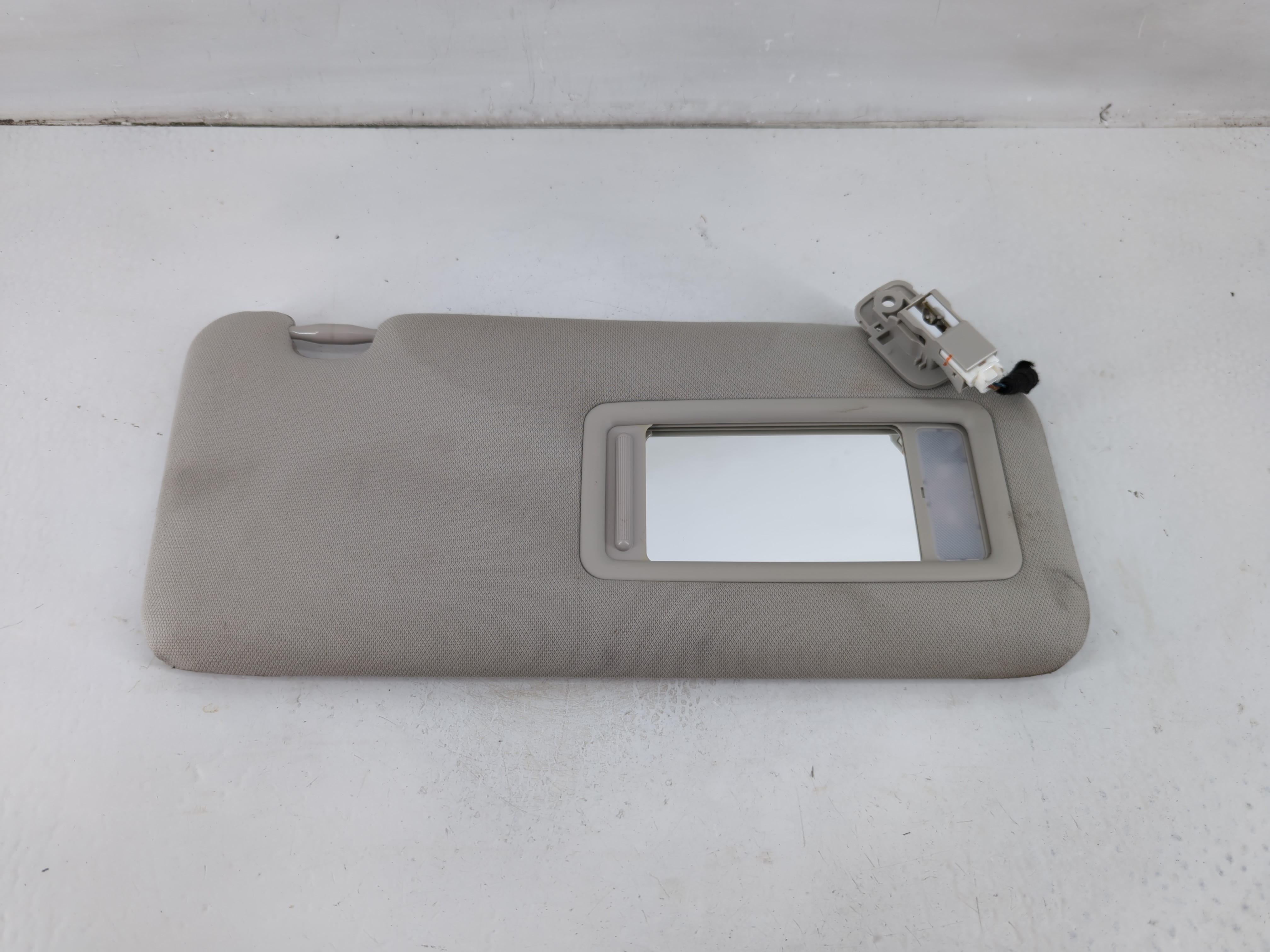 Picture of 2017-2020 Mazda Cx-5 Passenger Sun Visor Mirror Right Sunvisor Grey 1102441