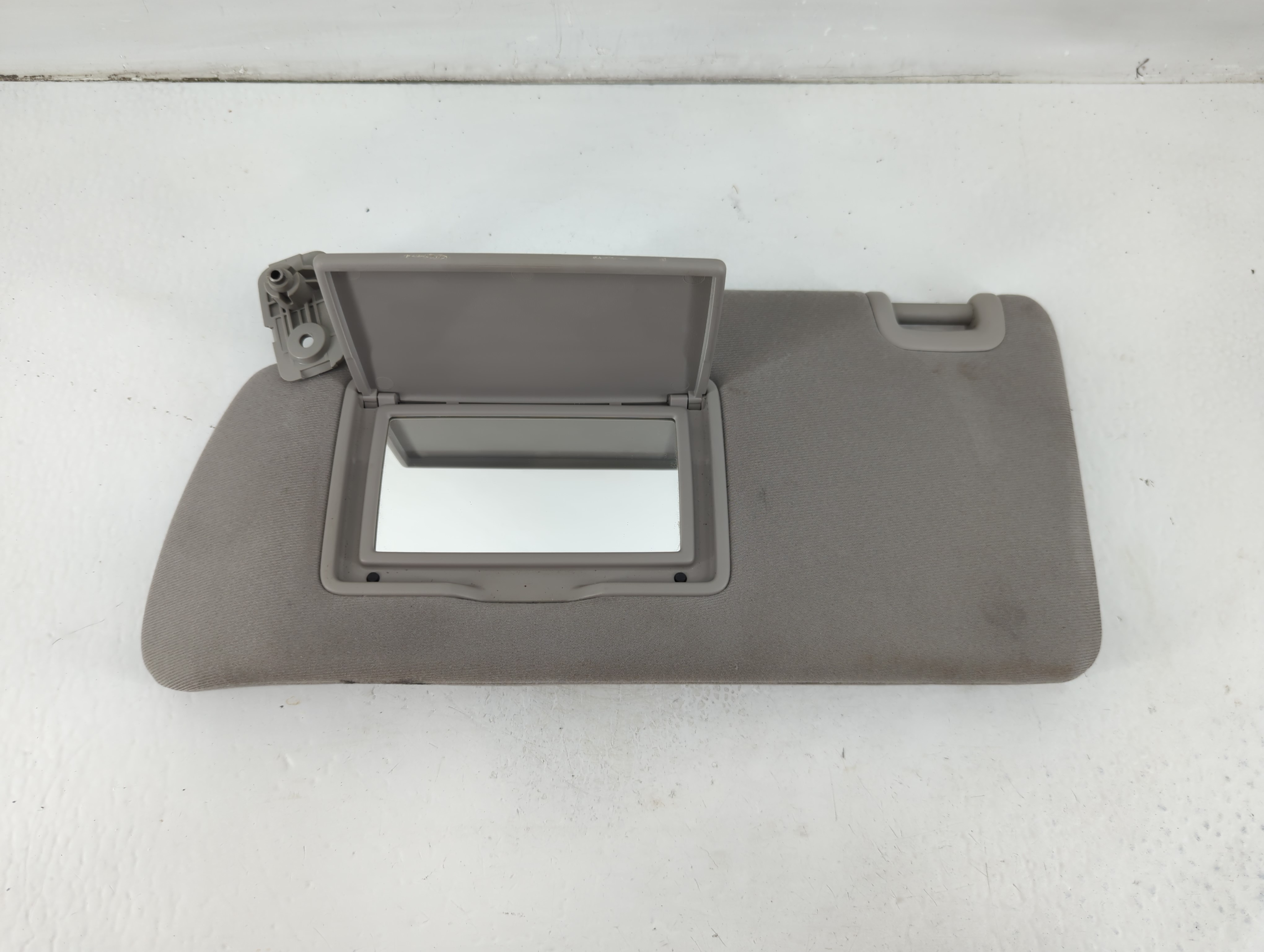 Picture of 2013-2021 Nissan Frontier Driver Sun Visor Mirror Left Sunvisor Grey 1102444