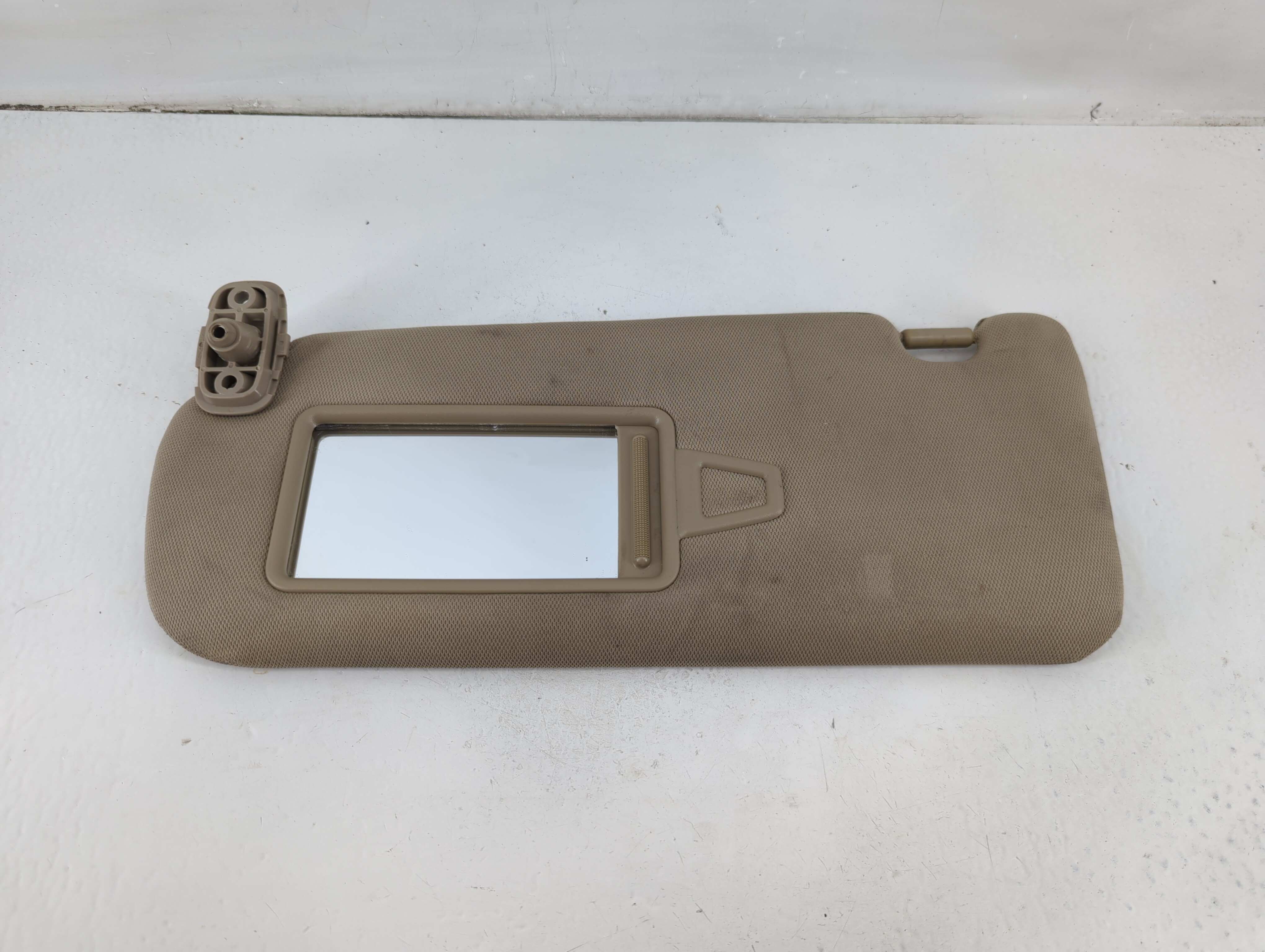 2011-2015 Kia Sorento Driver Sun Visor Mirror Left Sunvisor Beige 1102452 - Oemusedautoparts1.com