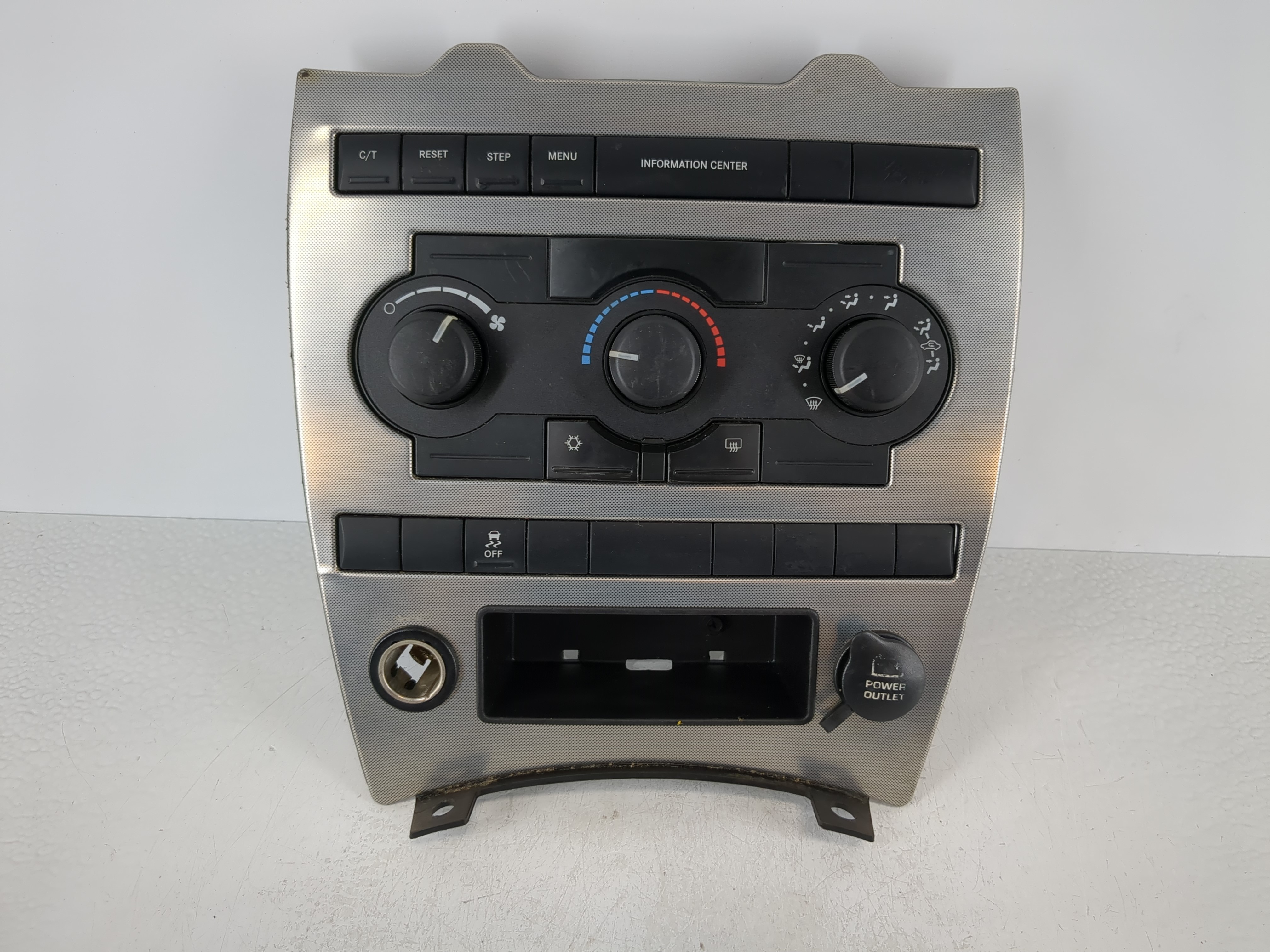 2005-2007 Jeep Grand Cherokee Ac Heater Climate Control P55111009am 1102483 - Oemusedautoparts1.com