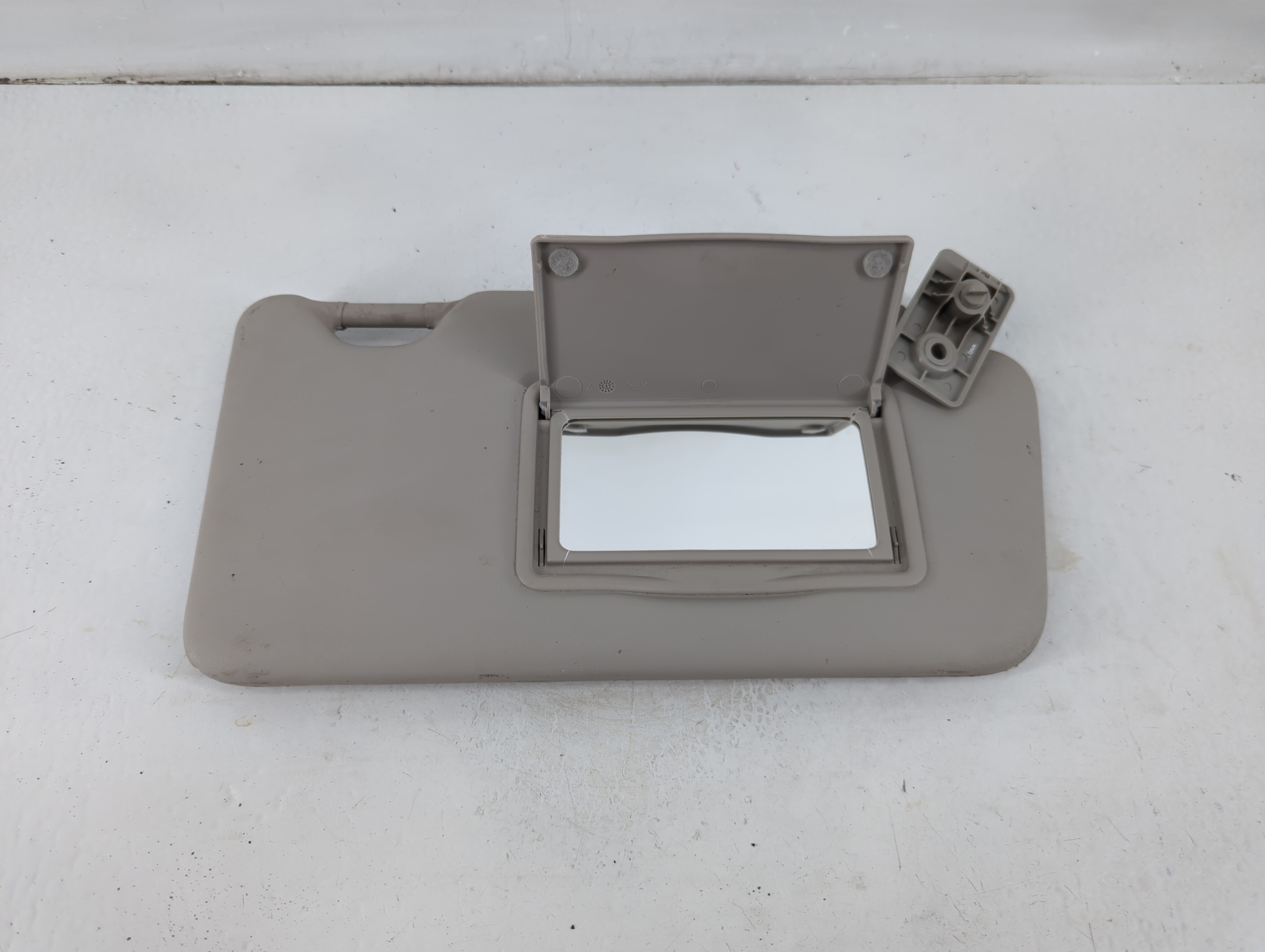 Picture of 2012-2015 Nissan Versa Passenger Sun Visor Mirror Right Sunvisor Grey 1102513