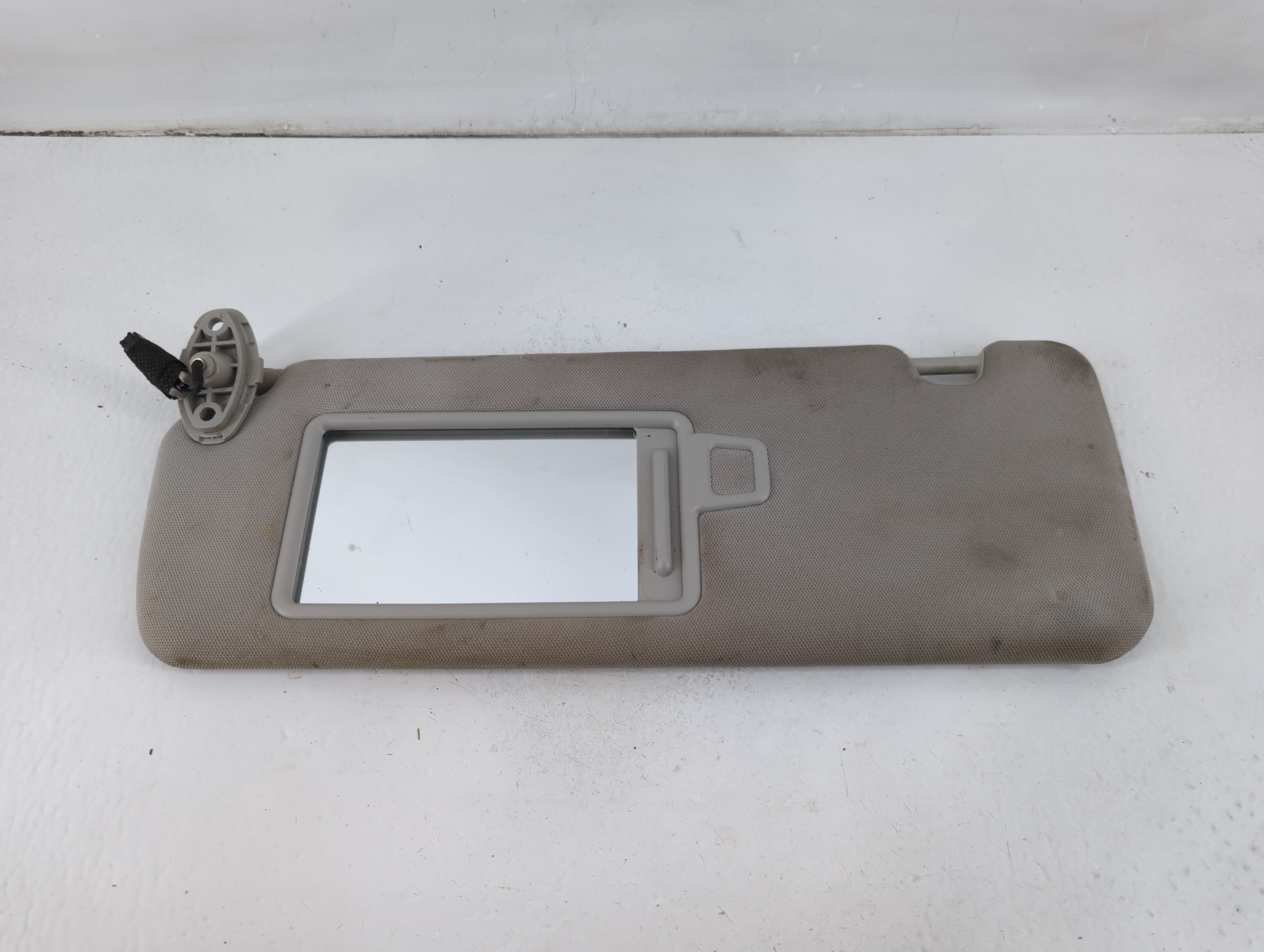 Picture of 2016-2020 Kia Sorento Driver Sun Visor Mirror Left Sunvisor Light Gray 1102532