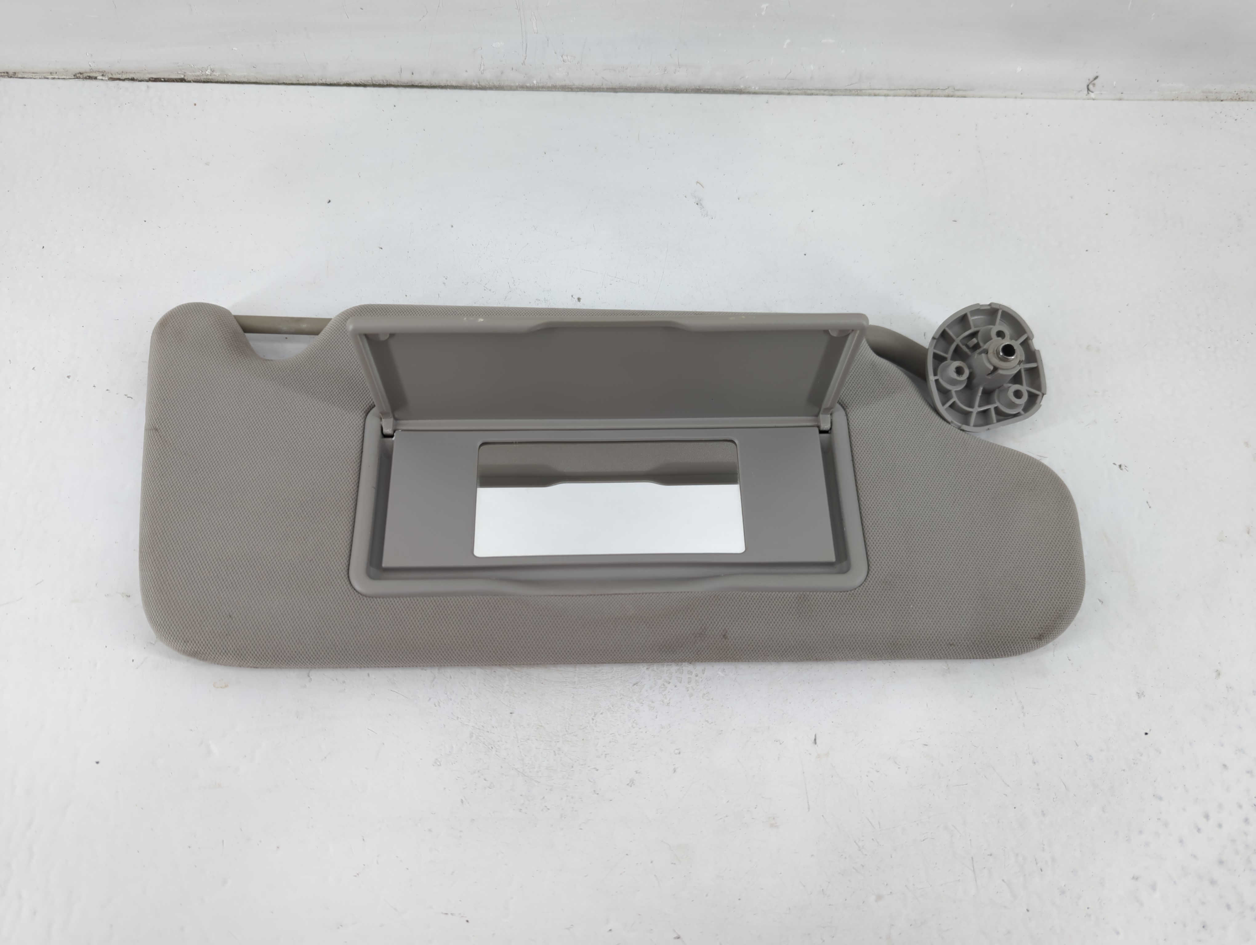Picture of 2006-2016 Chevrolet Impala Passenger Sun Visor Mirror Right Sunvisor 1102579