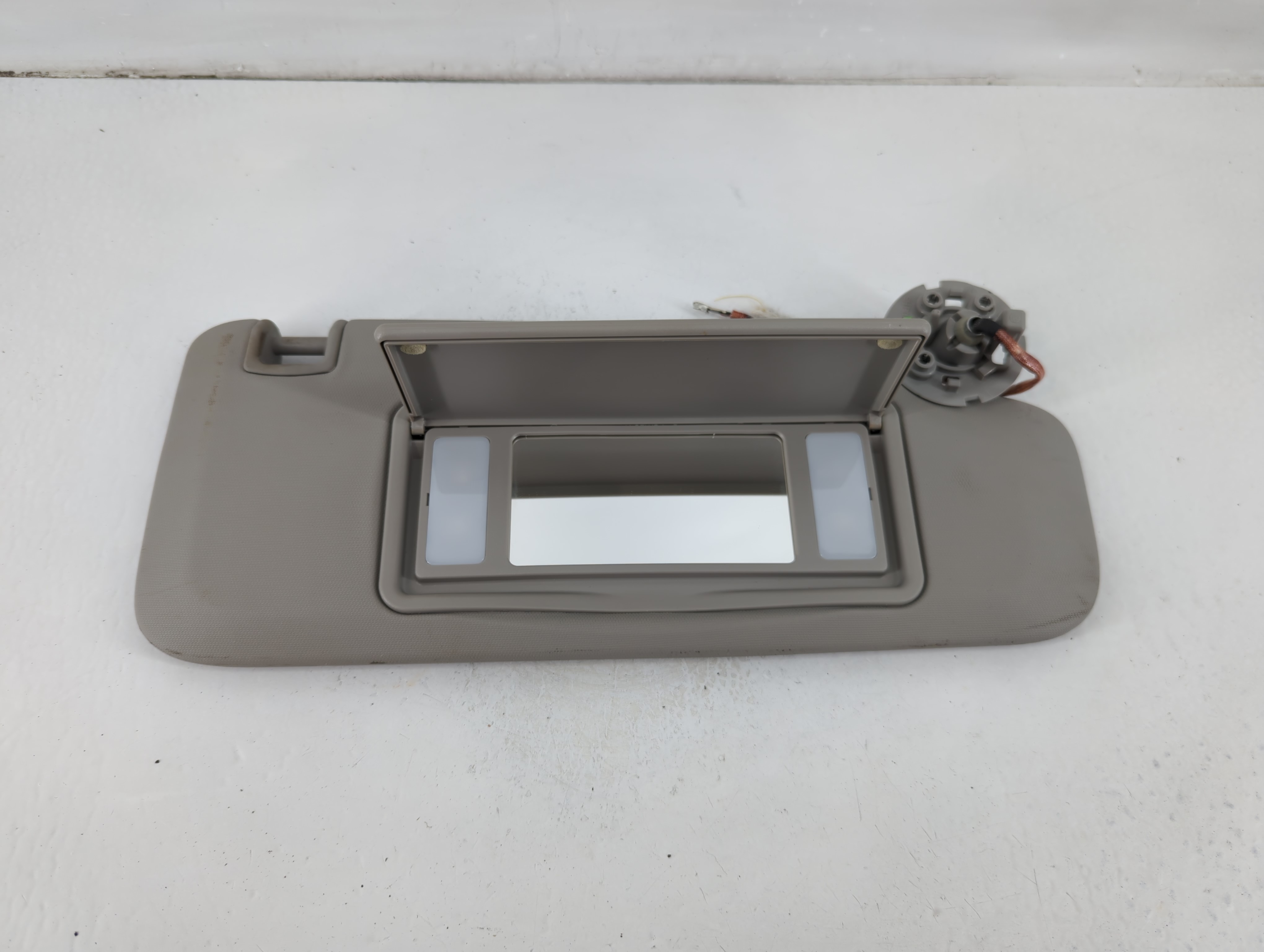 Picture of 2011-2016 Chevrolet Cruze Passenger Sun Visor Mirror Right Sunvisor Grey 1102582