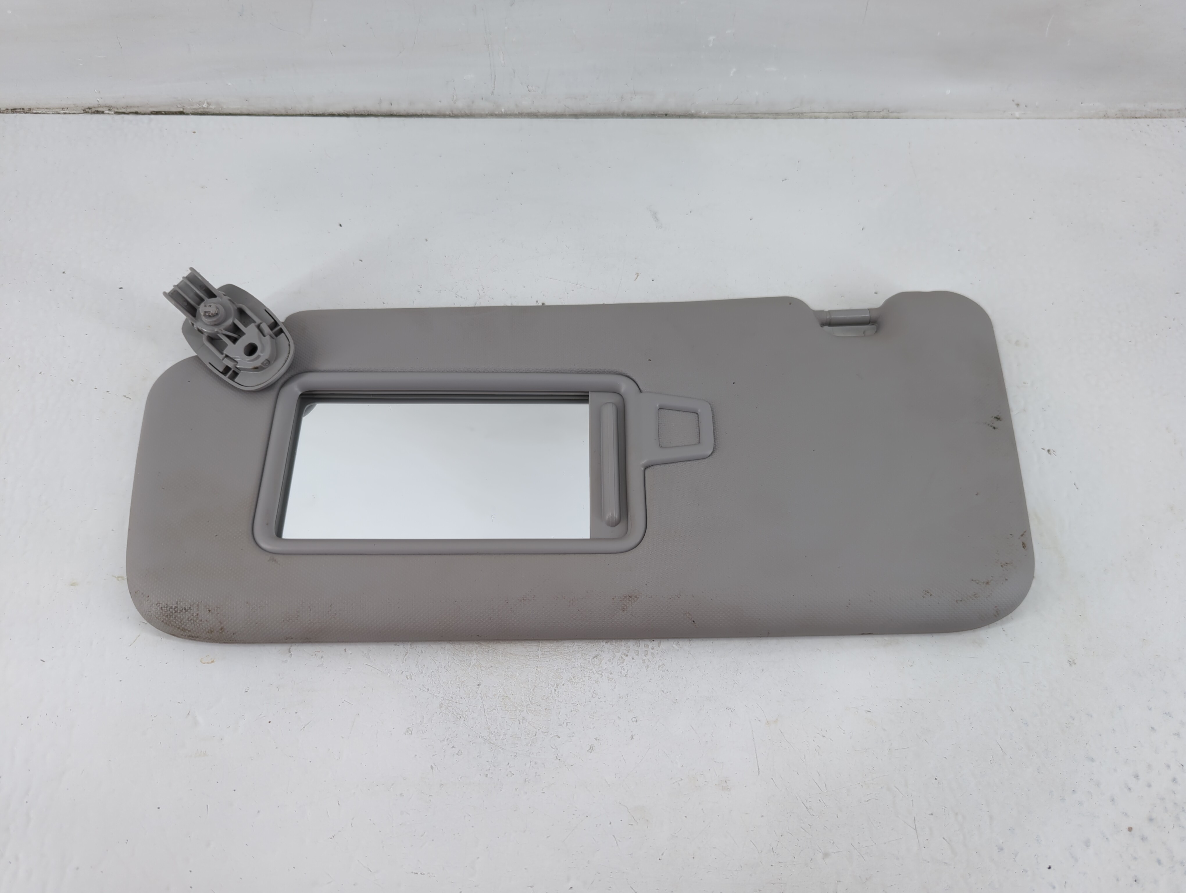 Picture of 2018-2021 Hyundai Kona Driver Sun Visor Mirror Left Sunvisor Pale Grey 1102596
