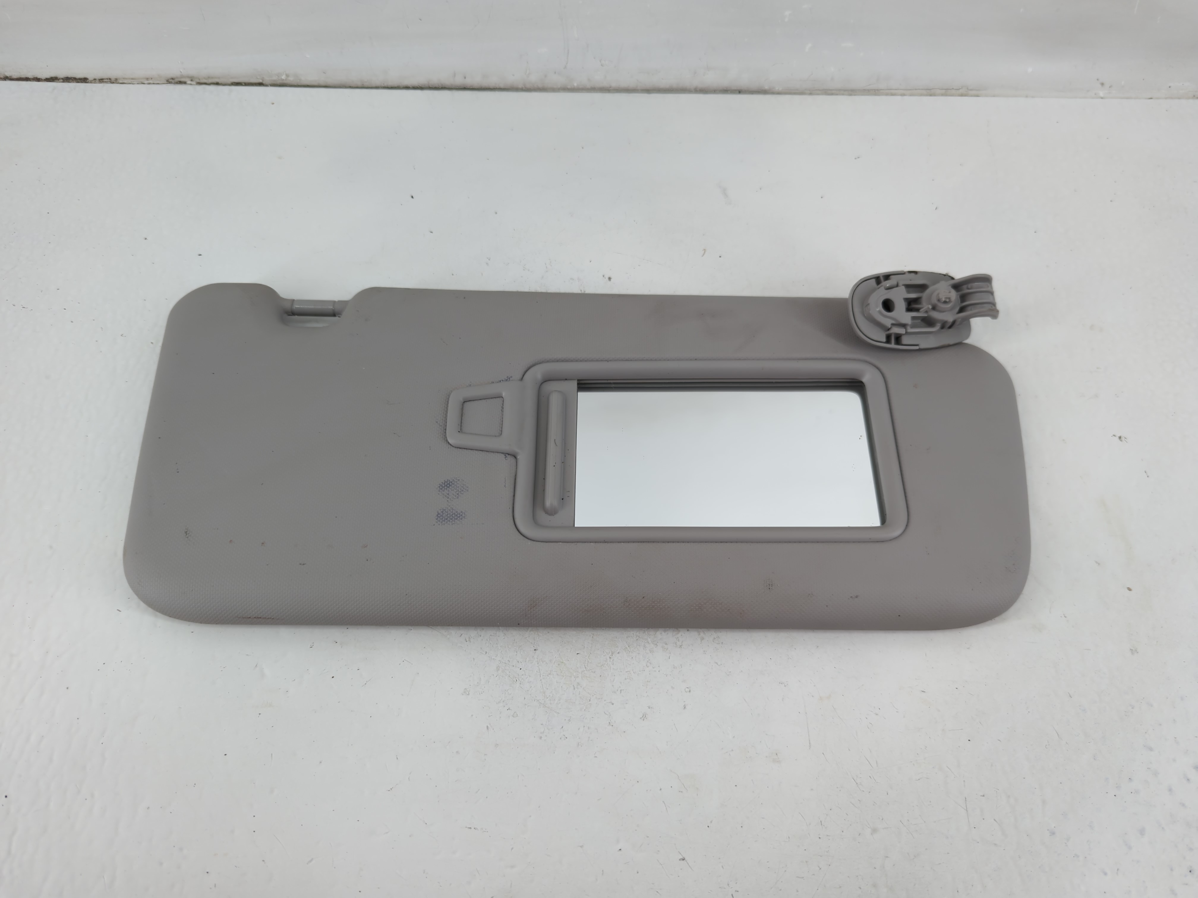 Picture of 2018-2021 Hyundai Kona Passenger Sun Visor Mirror Right Sunvisor 1102597