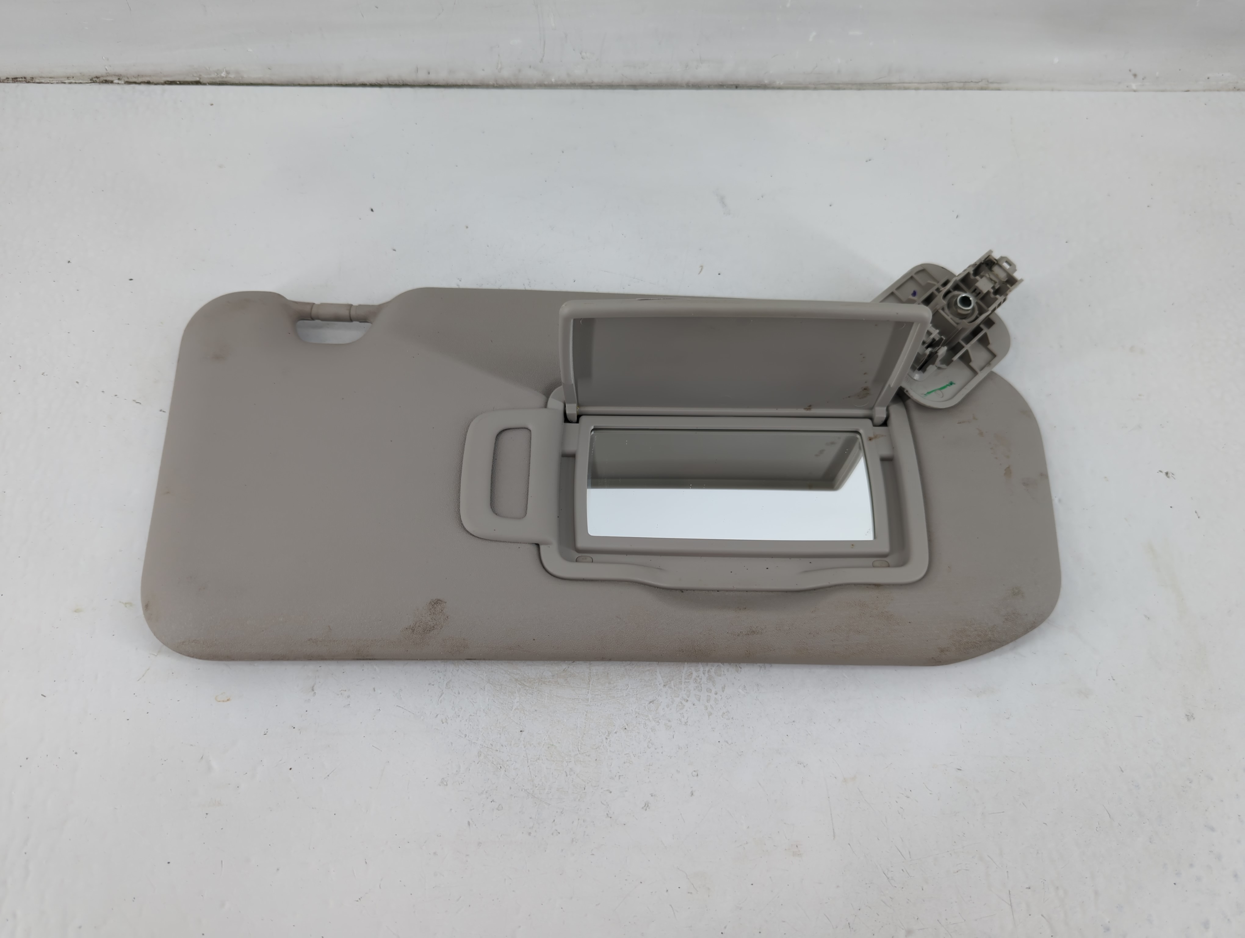 Picture of 2020-2022 Nissan Sentra Passenger Sun Visor Mirror Right Sunvisor 1102598