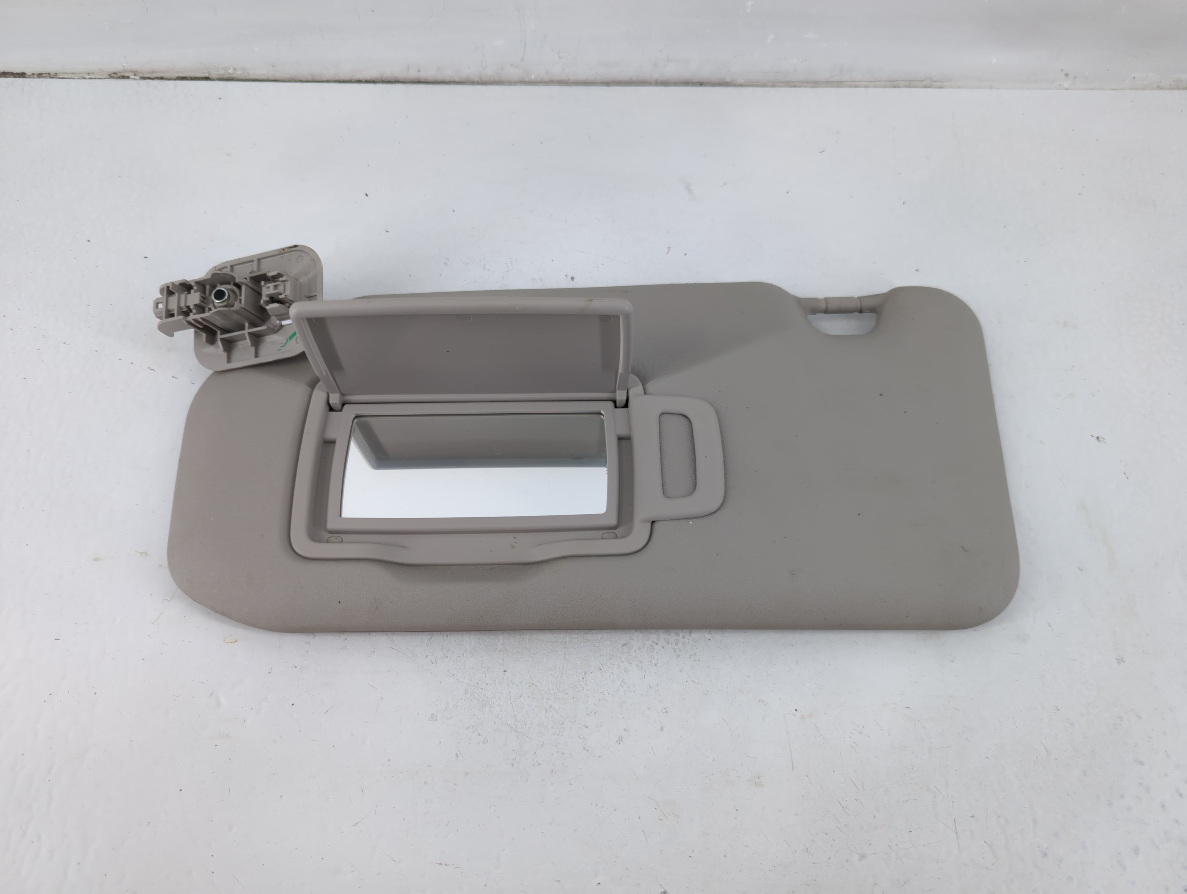 Picture of 2020-2022 Nissan Sentra Driver Sun Visor Mirror Left Sunvisor Light Gray 1102599