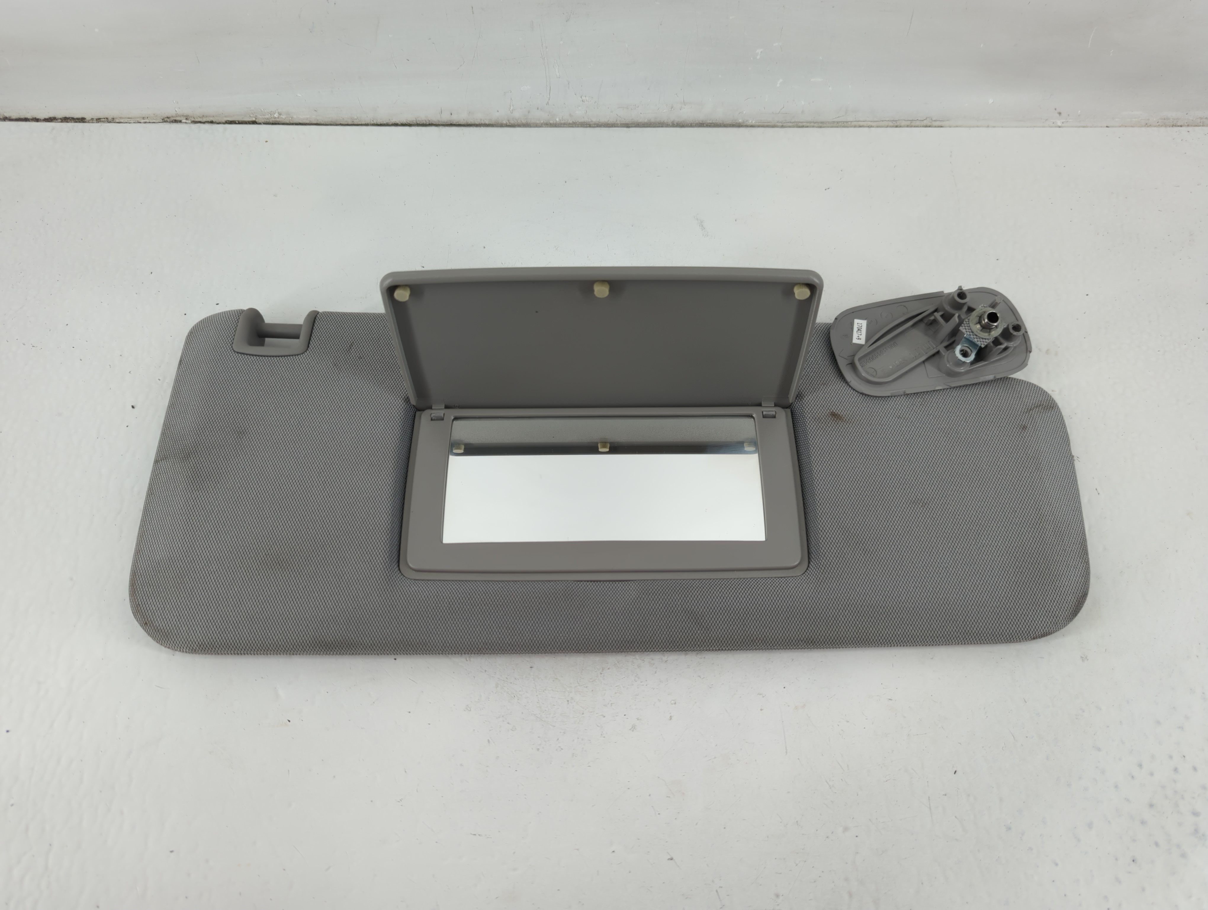 Picture of 2014 Chevrolet Silverado 1500 Passenger Sun Visor Mirror Right Sunvisor 1102628