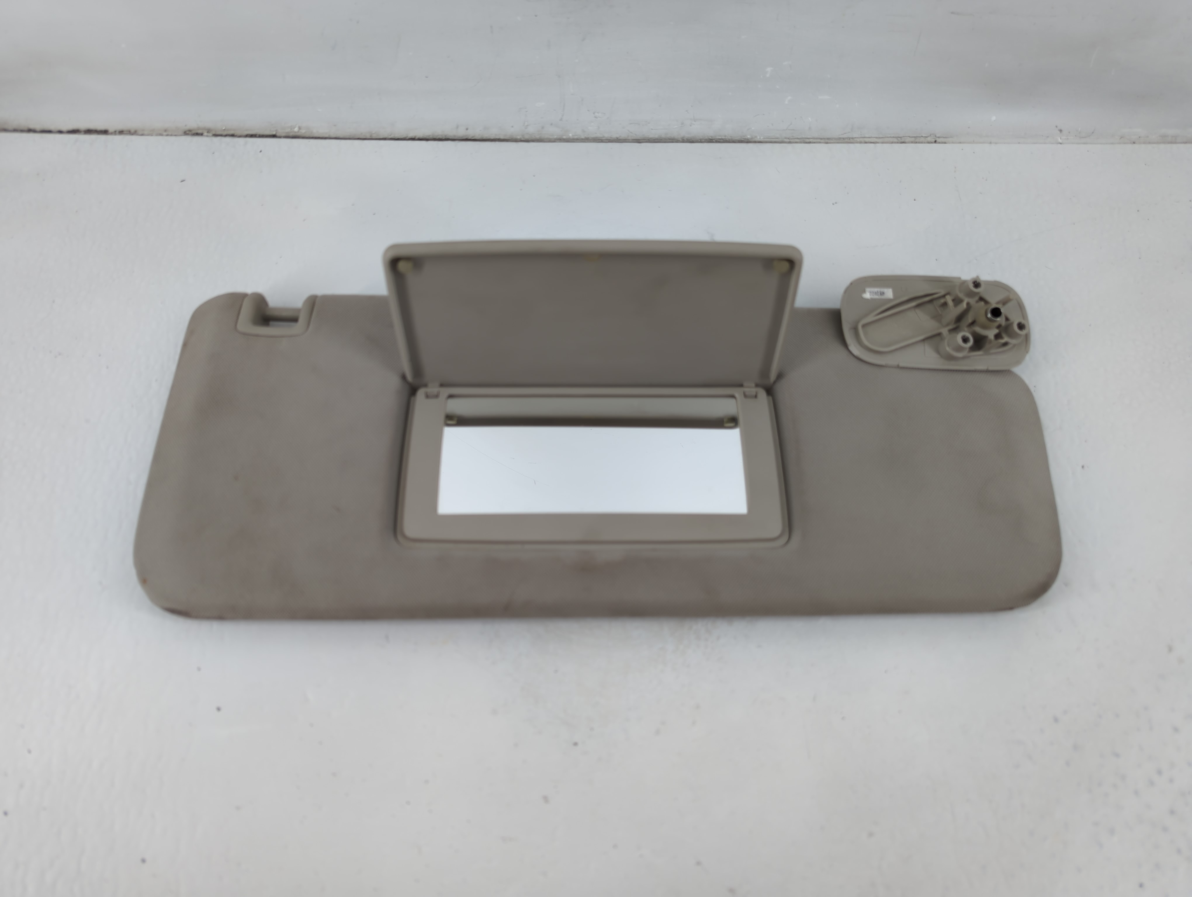 Picture of 2007 Chevrolet Silverado 2500 Passenger Sun Visor Mirror Right Sunvisor 1102632