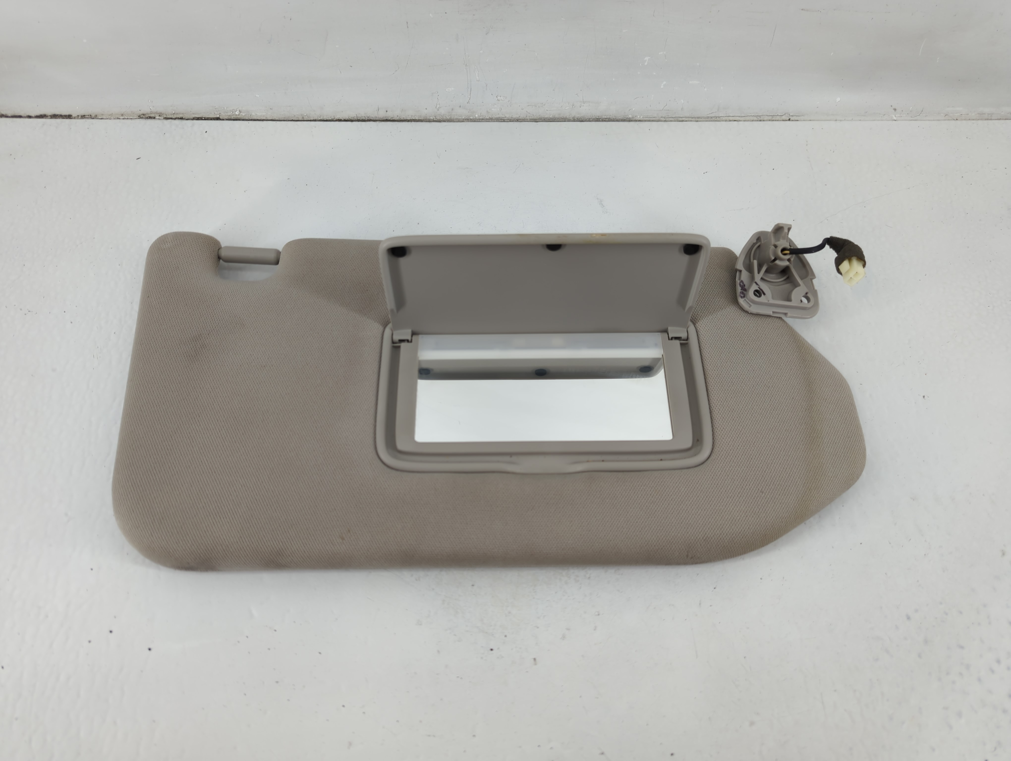 Picture of 2019-2020 Infiniti Qx60 Passenger Sun Visor Mirror Right Sunvisor 1102637