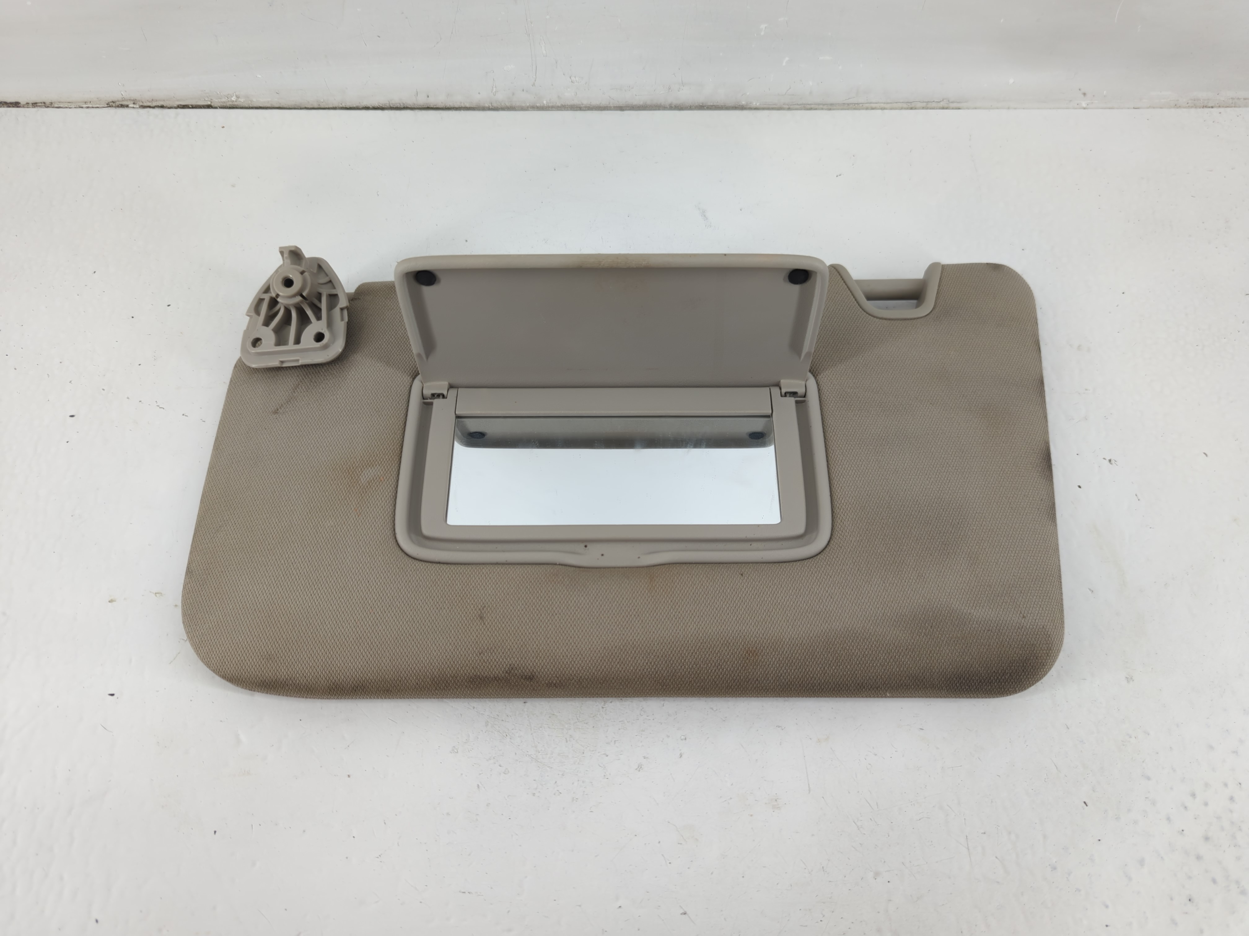 Picture of 2014-2017 Nissan Rogue Driver Sun Visor Mirror Left Sunvisor Grey 1102651