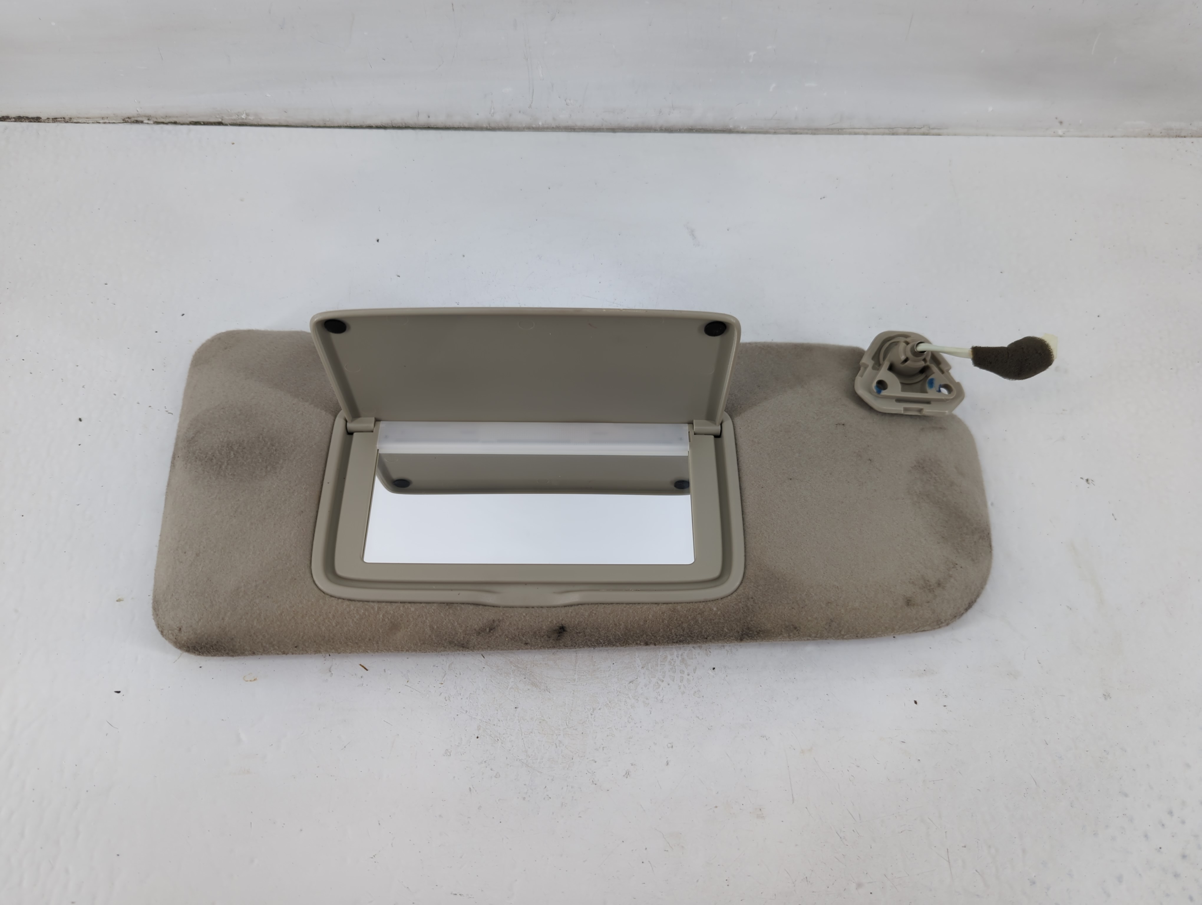 Picture of 2003-2004 Infiniti G35 Passenger Sun Visor Mirror Right Sunvisor 1102654