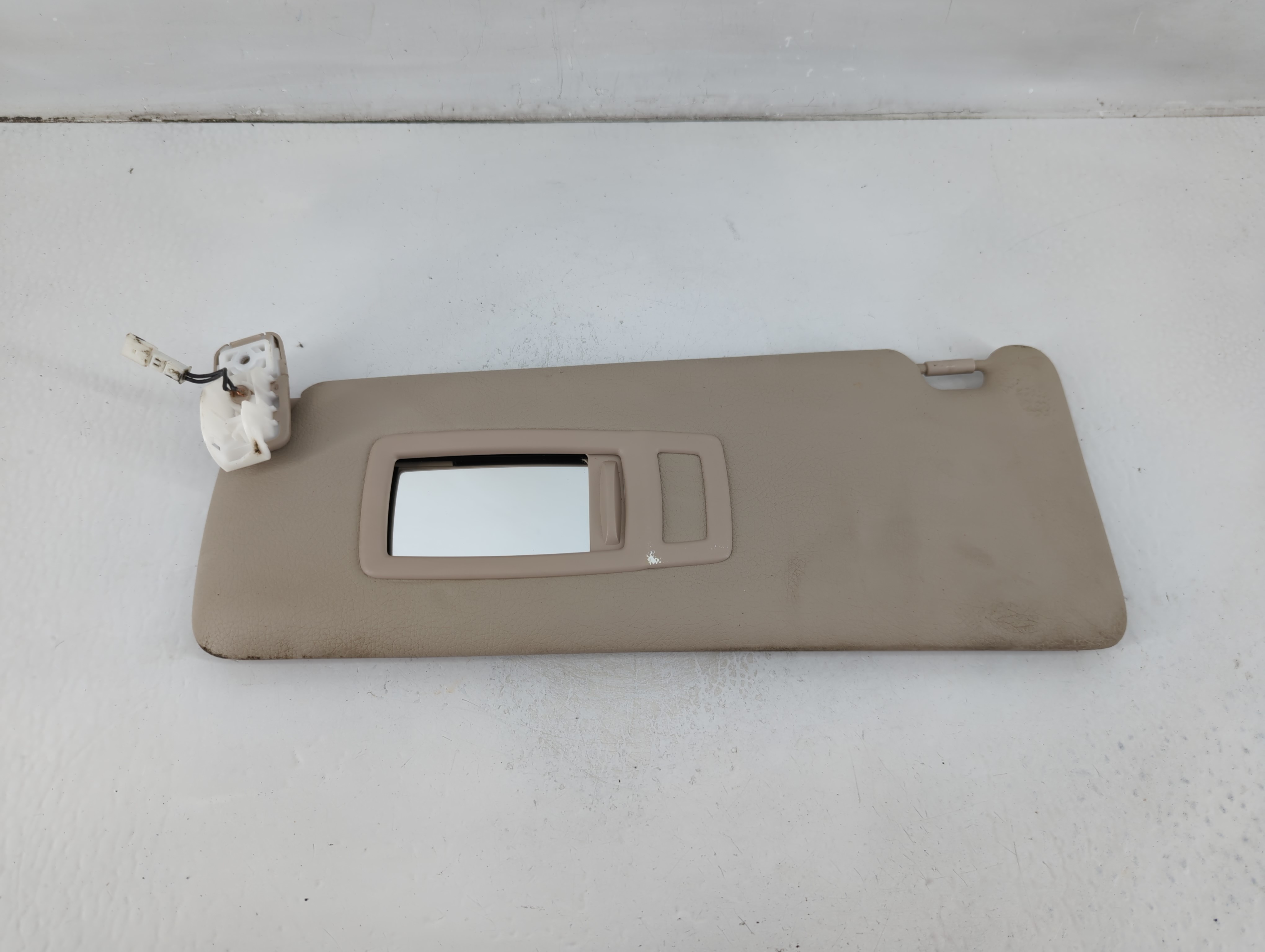 2012-2016 Bmw 328i Driver Sun Visor Mirror Left Sunvisor Light Beige 1102679 - Oemusedautoparts1.com