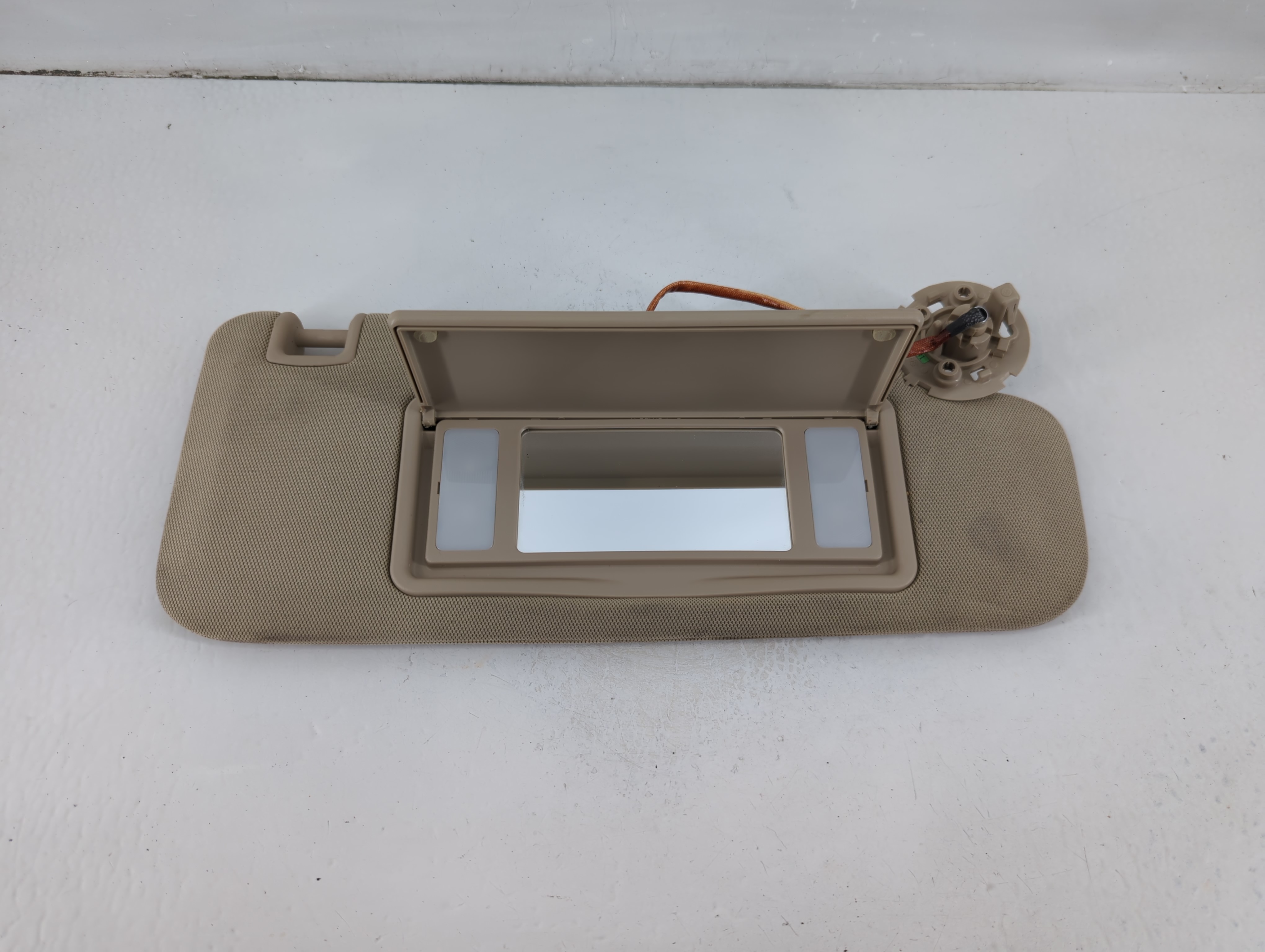 2012-2017 Buick Verano Passenger Sun Visor Mirror Right Sunvisor 1102680 - Oemusedautoparts1.com