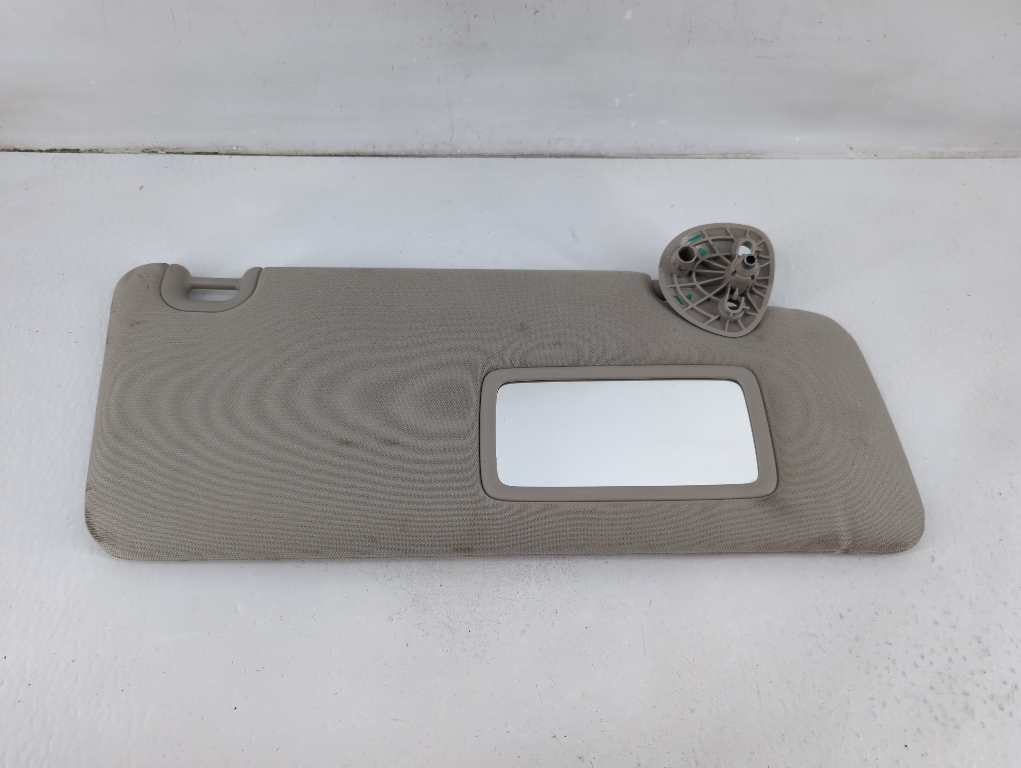 Dodge Ram 1500 Passenger Sun Visor Mirror Right Sunvisor Grey 1102682 - Oemusedautoparts1.com