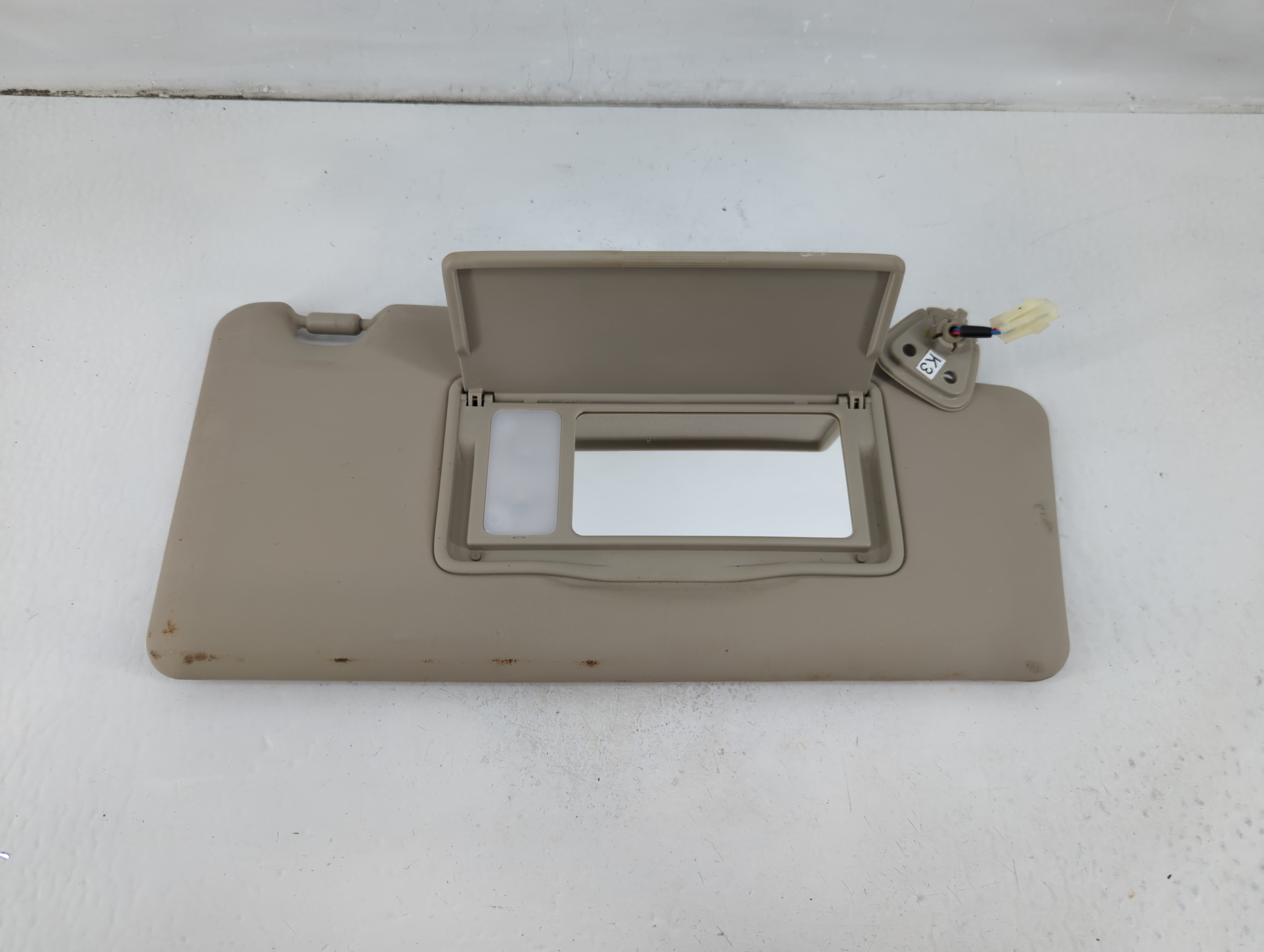 Picture of 2008-2015 Nissan Rogue Passenger Sun Visor Mirror Right Sunvisor 1102691