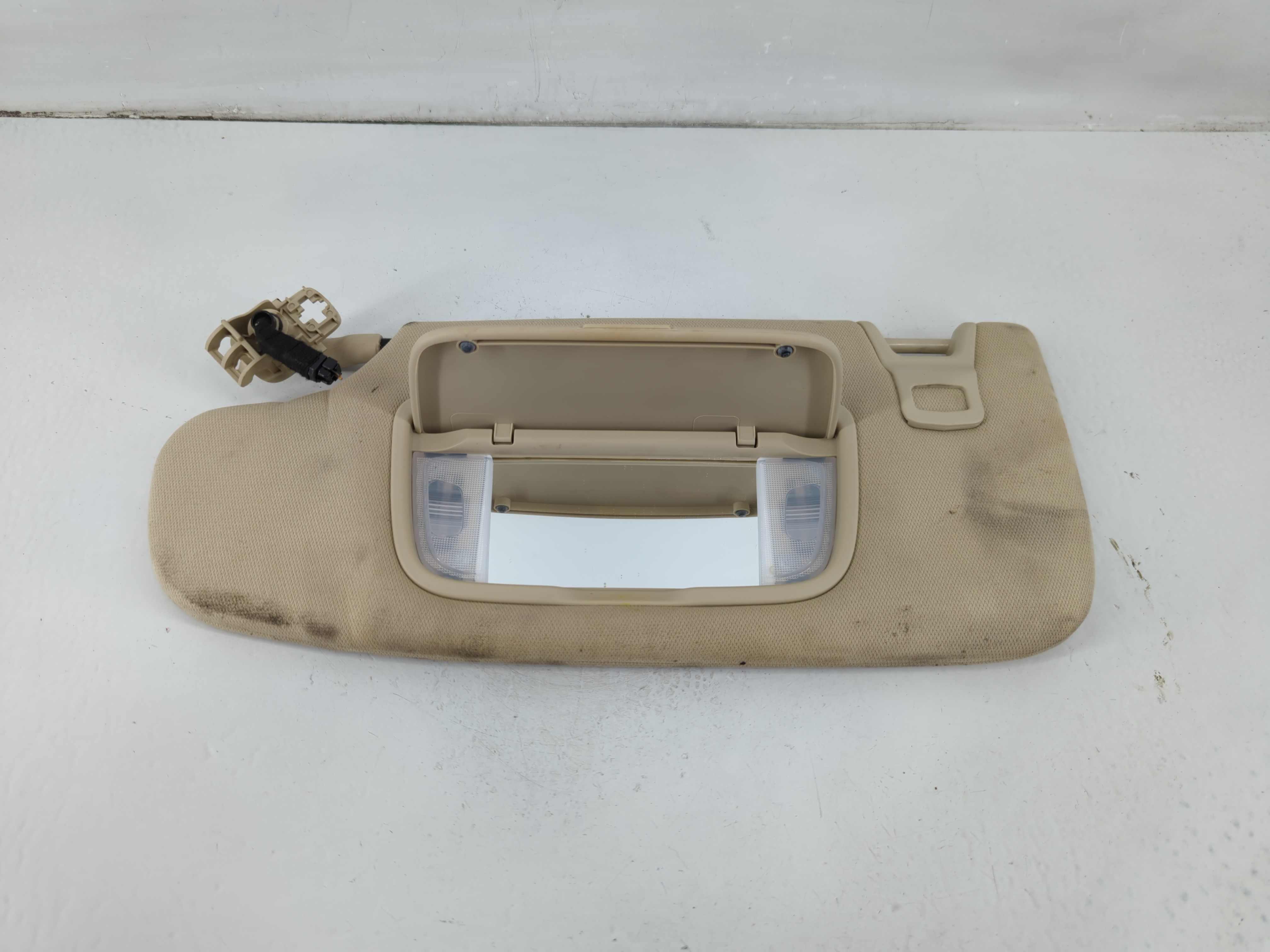2015-2020 Ford Edge Driver Sun Visor Mirror Left Sunvisor Tan 1102700 - Oemusedautoparts1.com