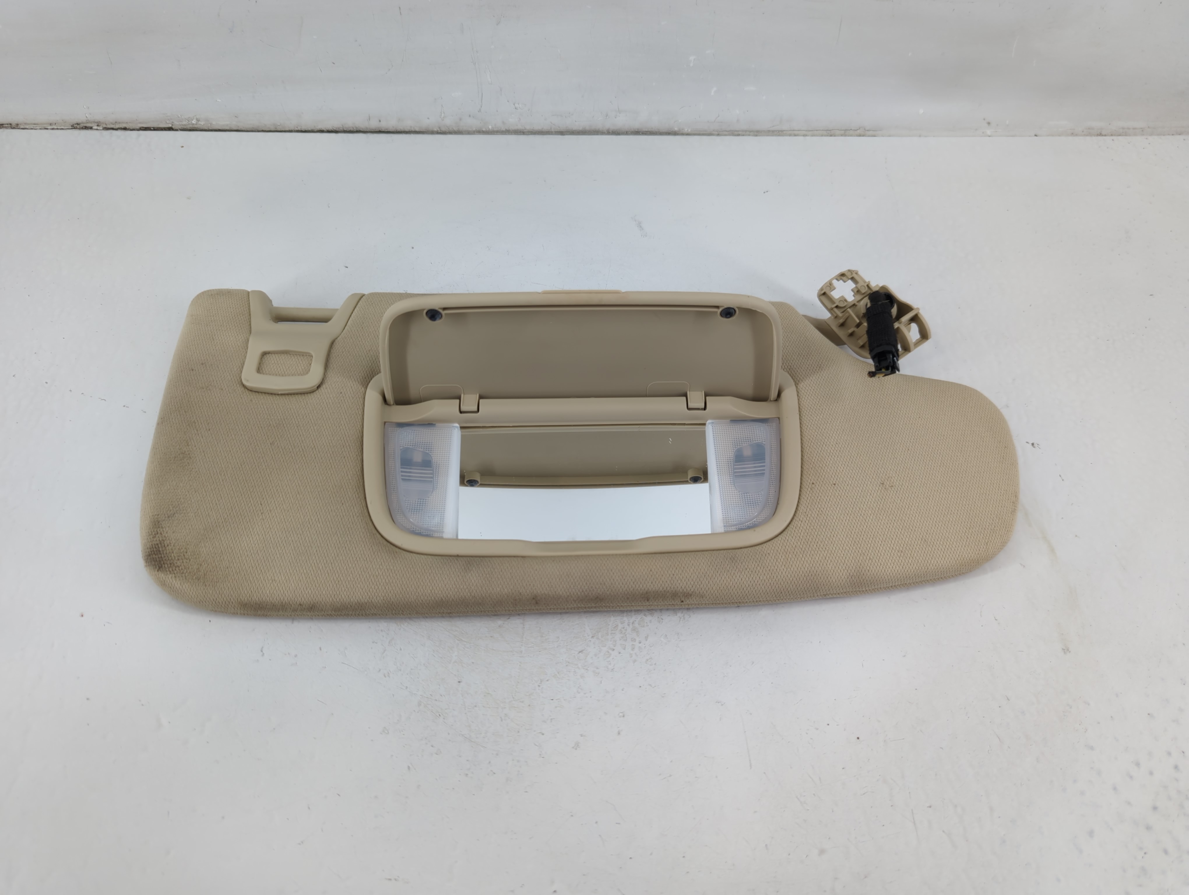 2015-2020 Ford Edge Passenger Sun Visor Mirror Right Sunvisor Light Tan 1102701 - Oemusedautoparts1.com