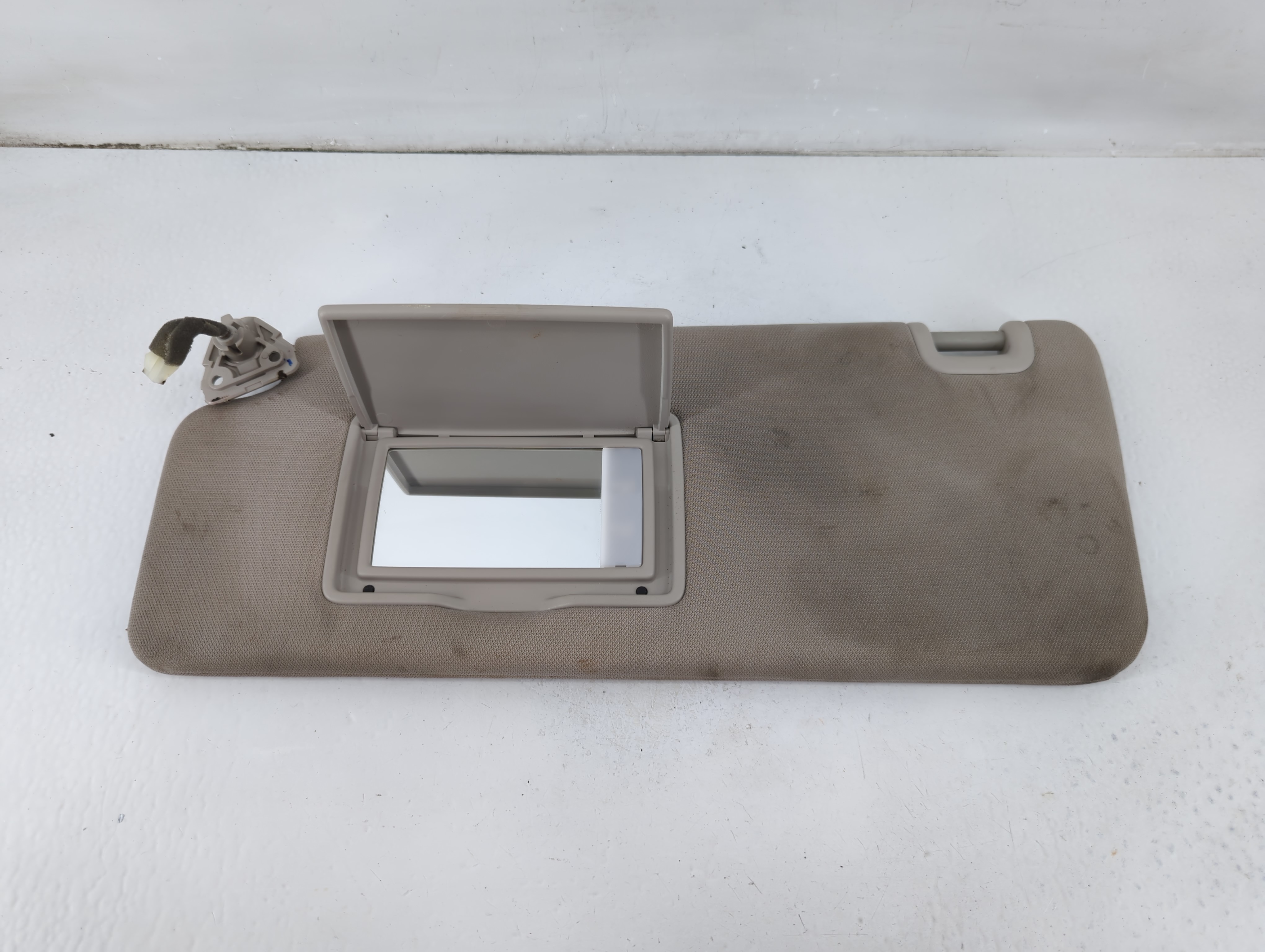 Picture of 2017 Nissan Titan Driver Sun Visor Mirror Left Sunvisor Grey 1102728