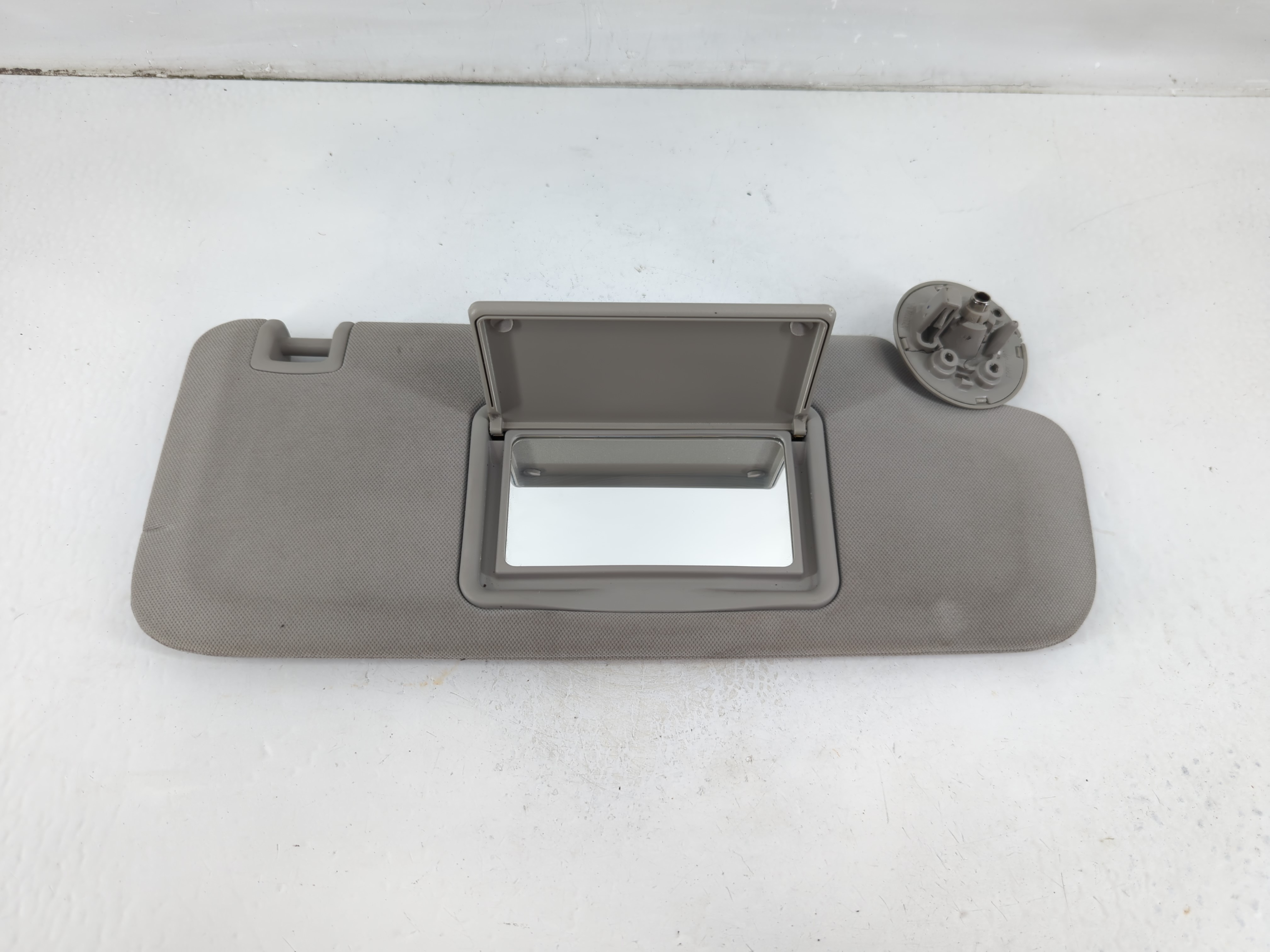 Picture of 2004-2012 Chevrolet Malibu Passenger Sun Visor Mirror Right Sunvisor 1102730